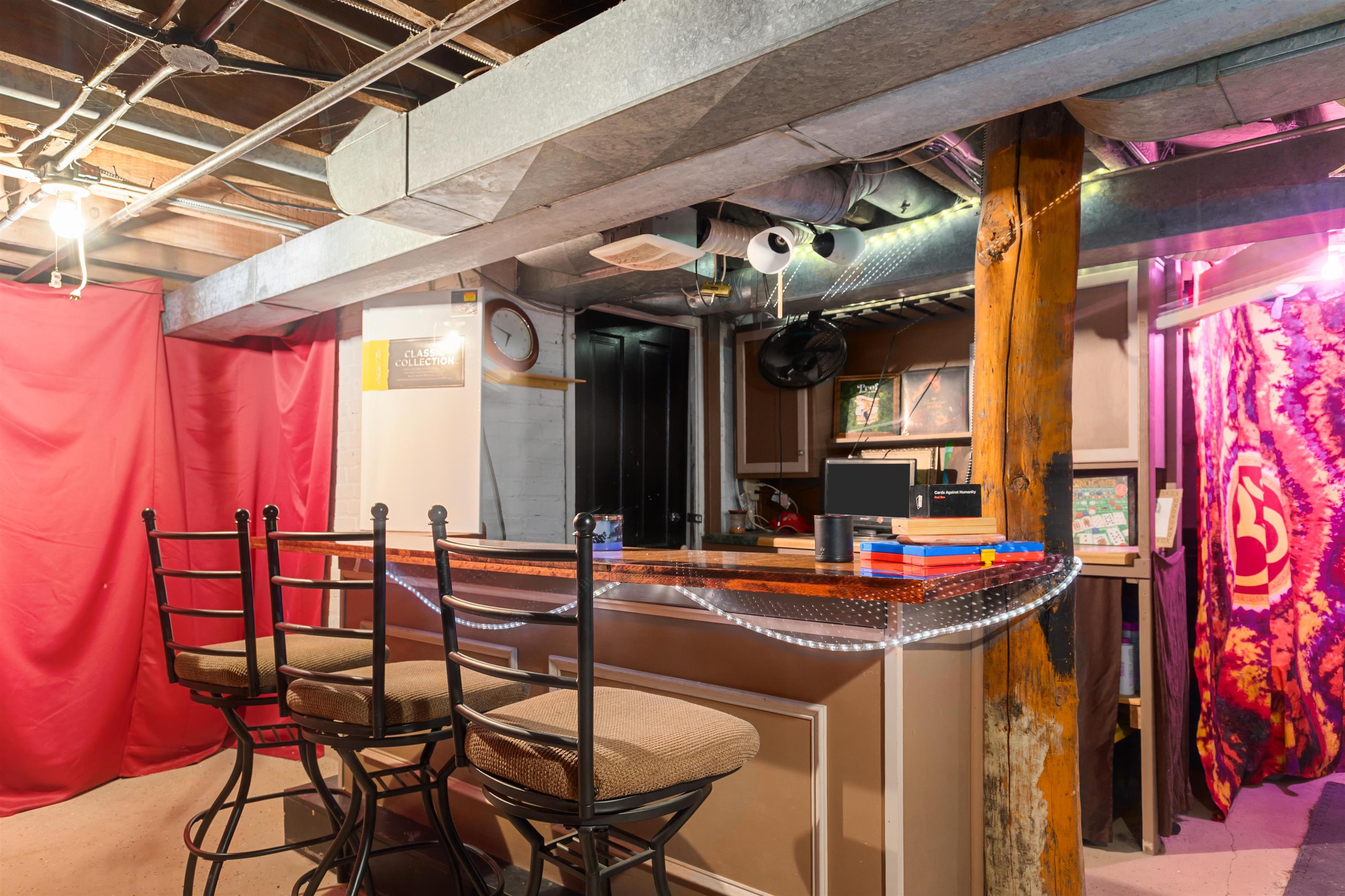 242 W 14TH Avenue