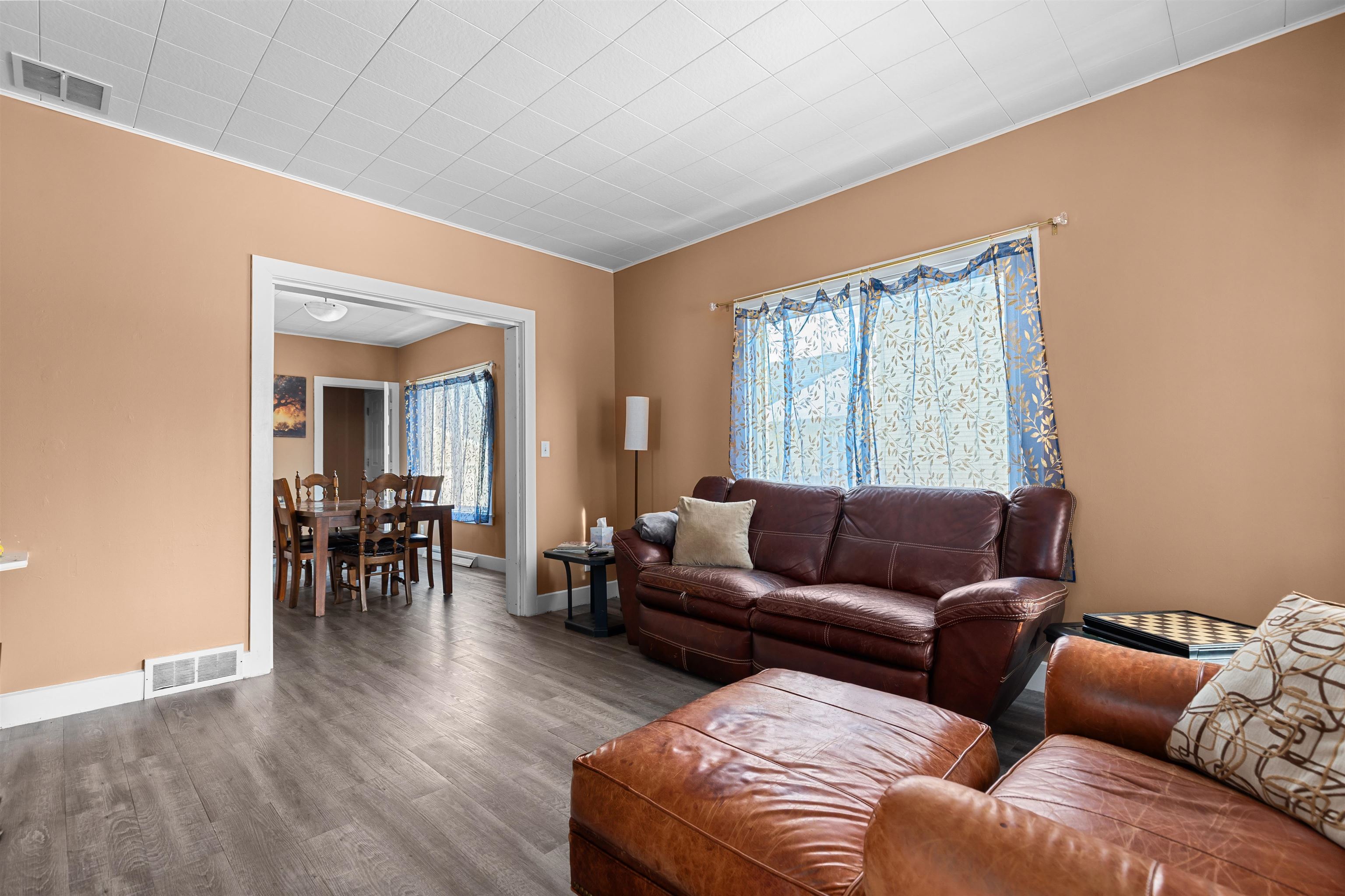242 W 14TH Avenue
