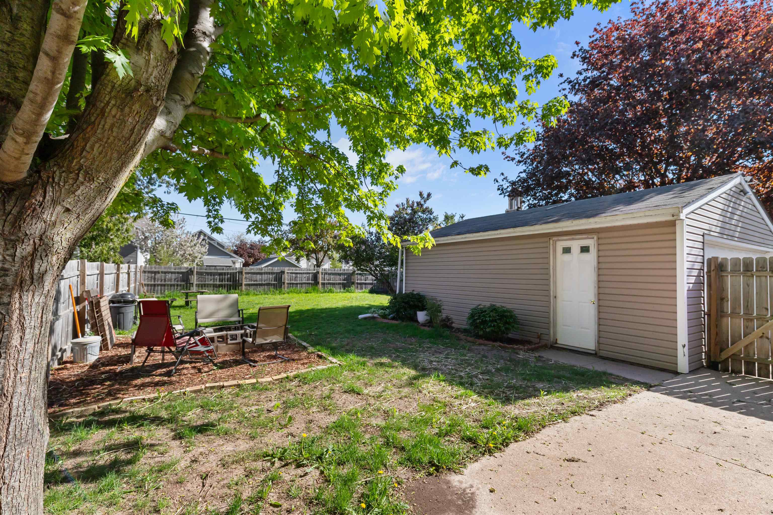 242 W 14TH Avenue