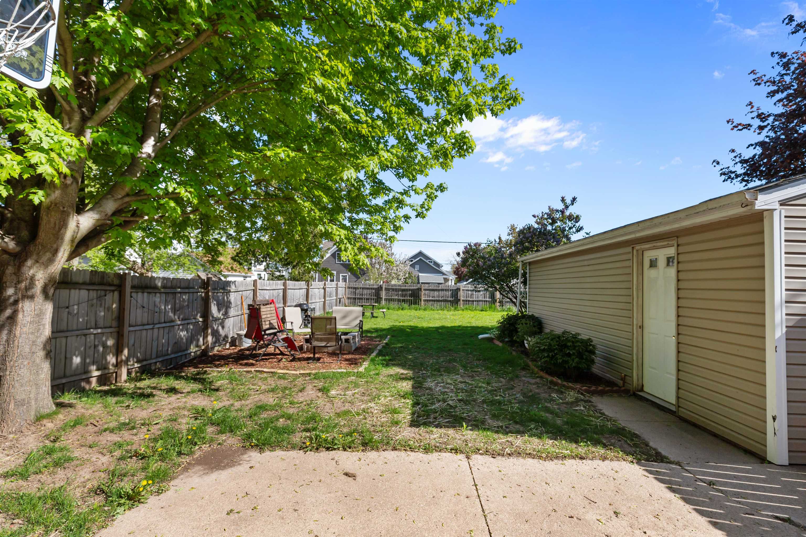 242 W 14TH Avenue