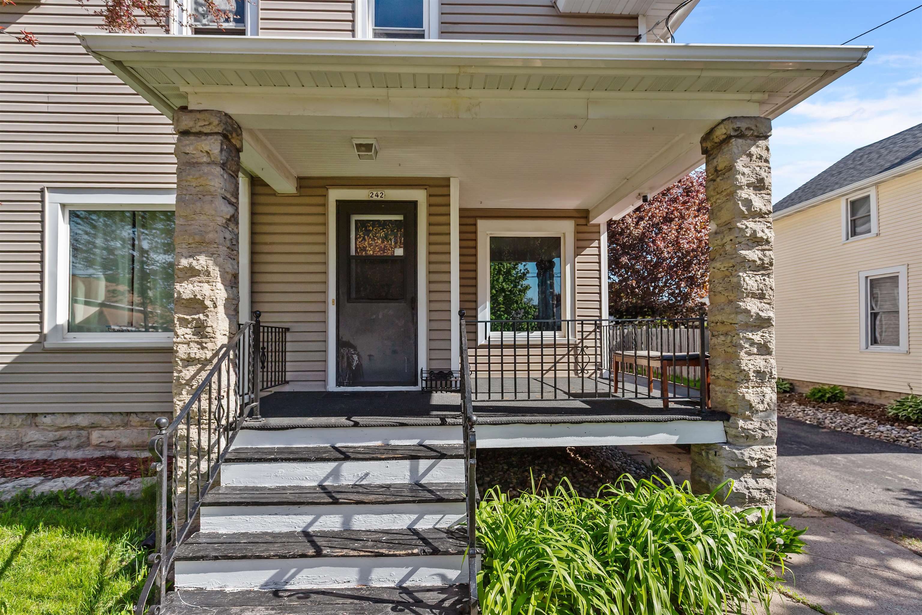 242 W 14TH Avenue