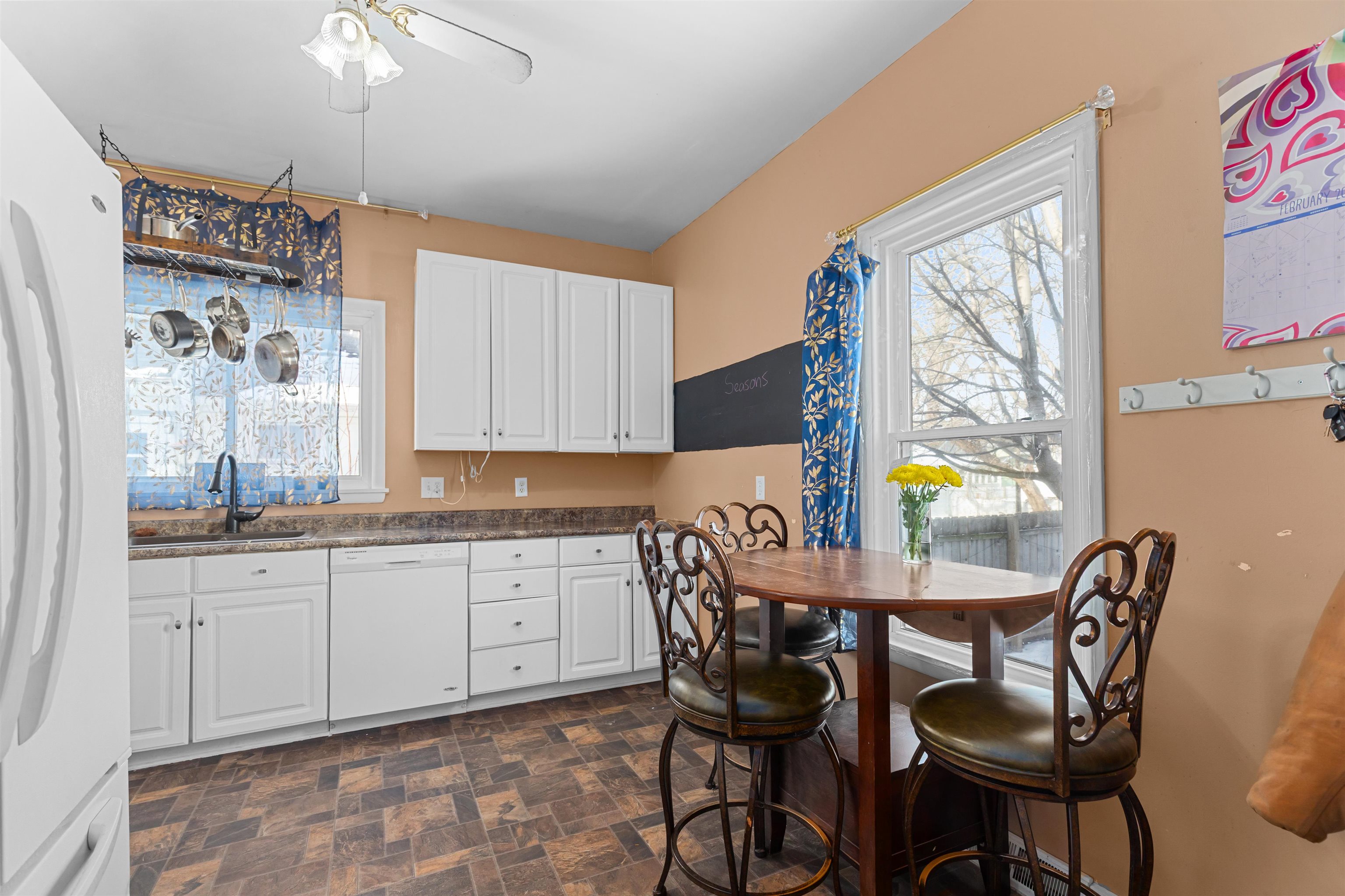 242 W 14TH Avenue