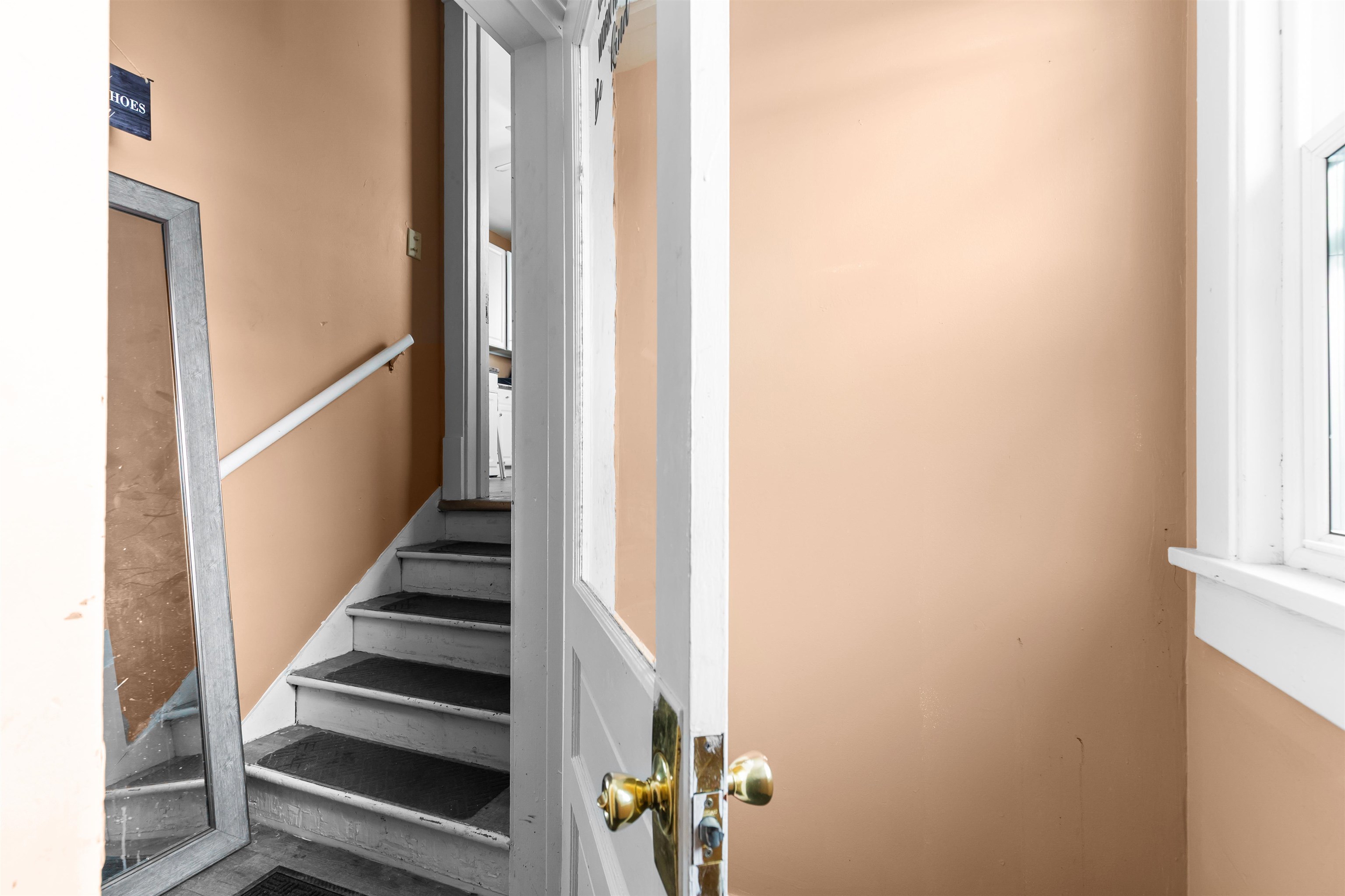 242 W 14TH Avenue