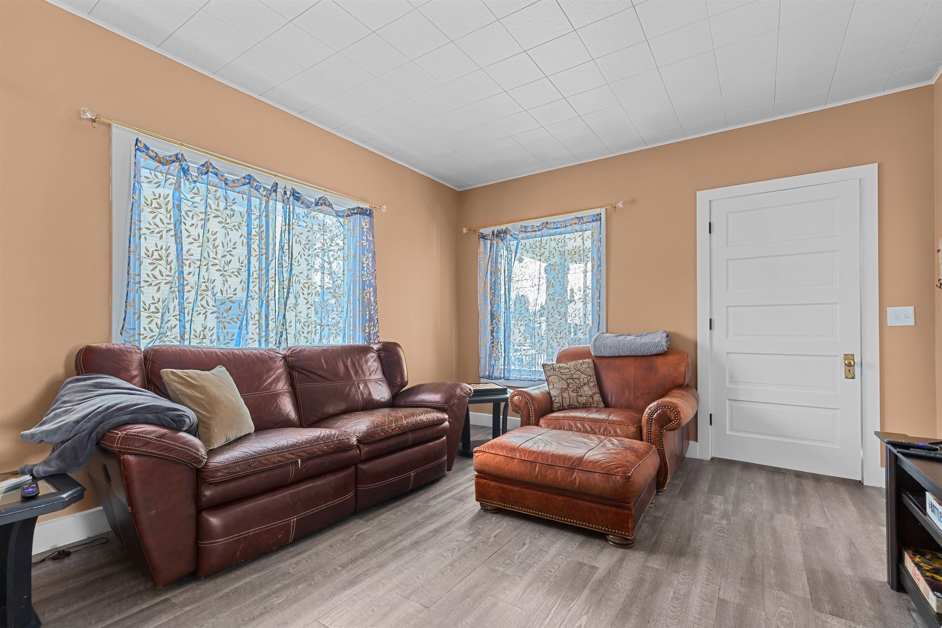 242 W 14TH Avenue