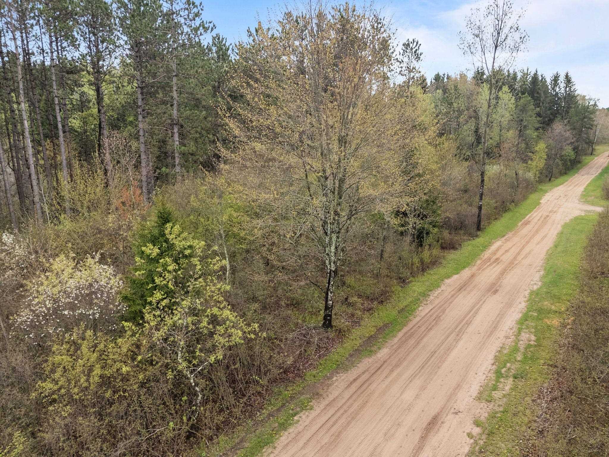 N9416 HIGHLINE Lane
