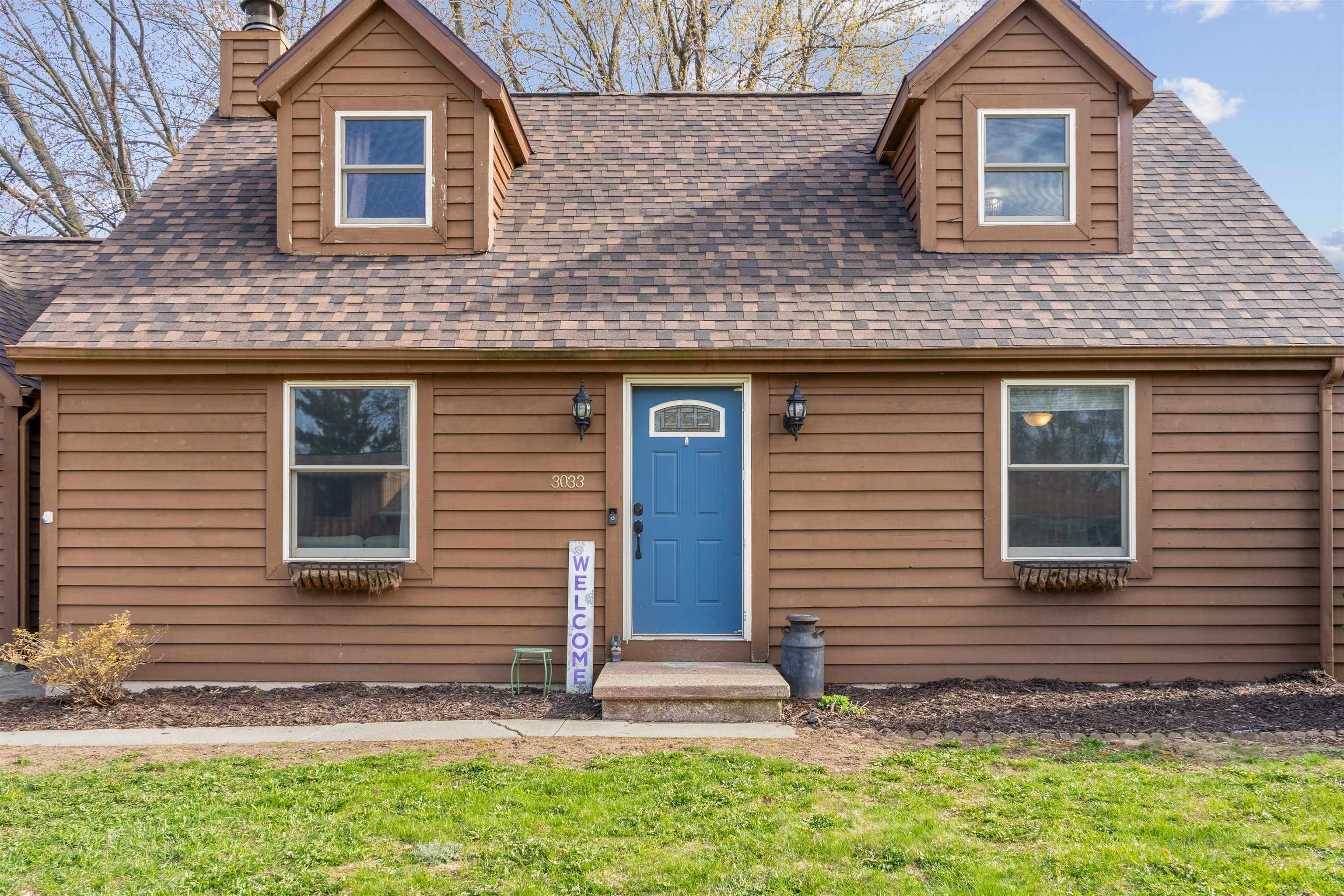 3033 E CANARY Street
