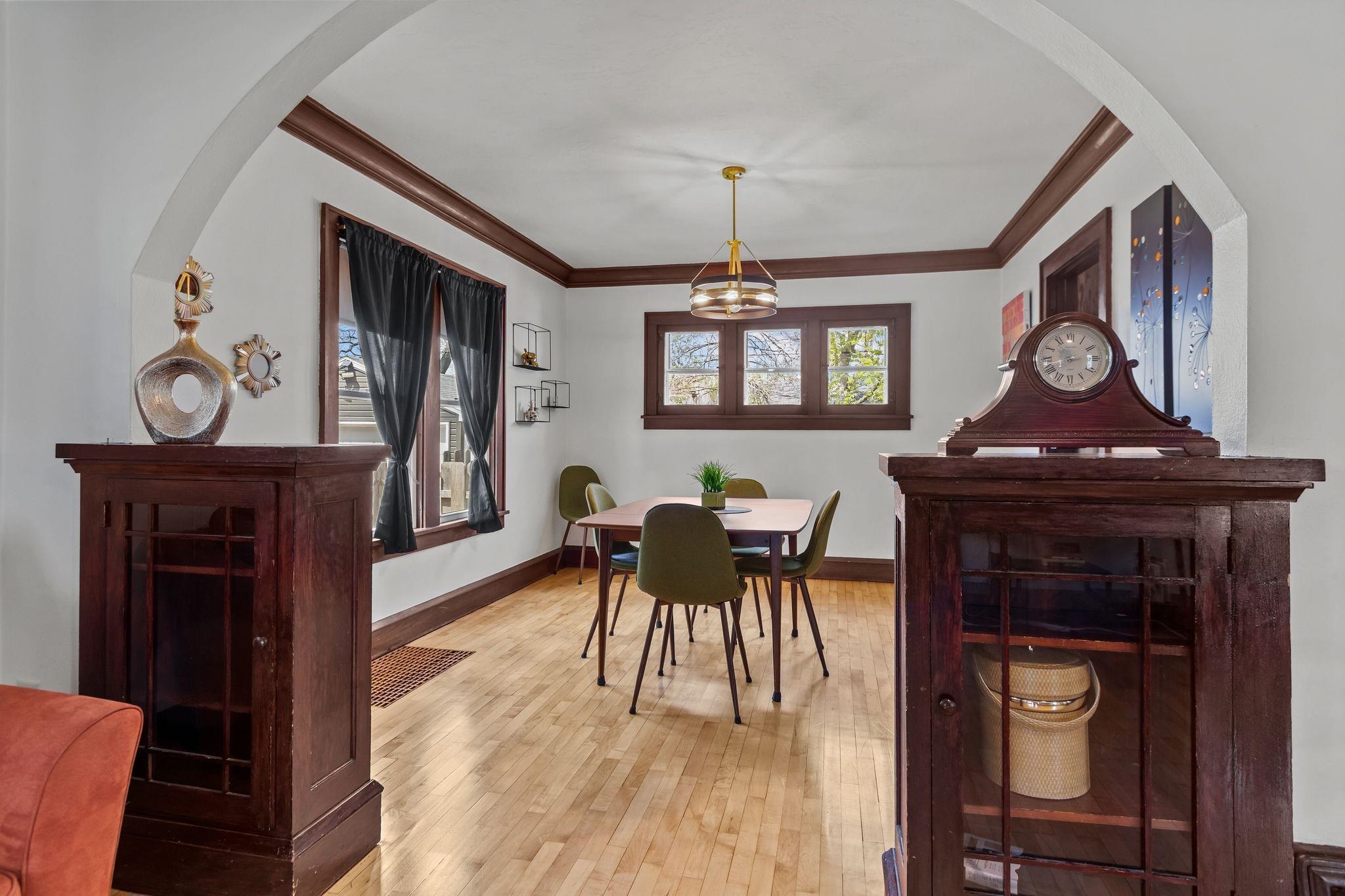 1028 W SUMMER Street