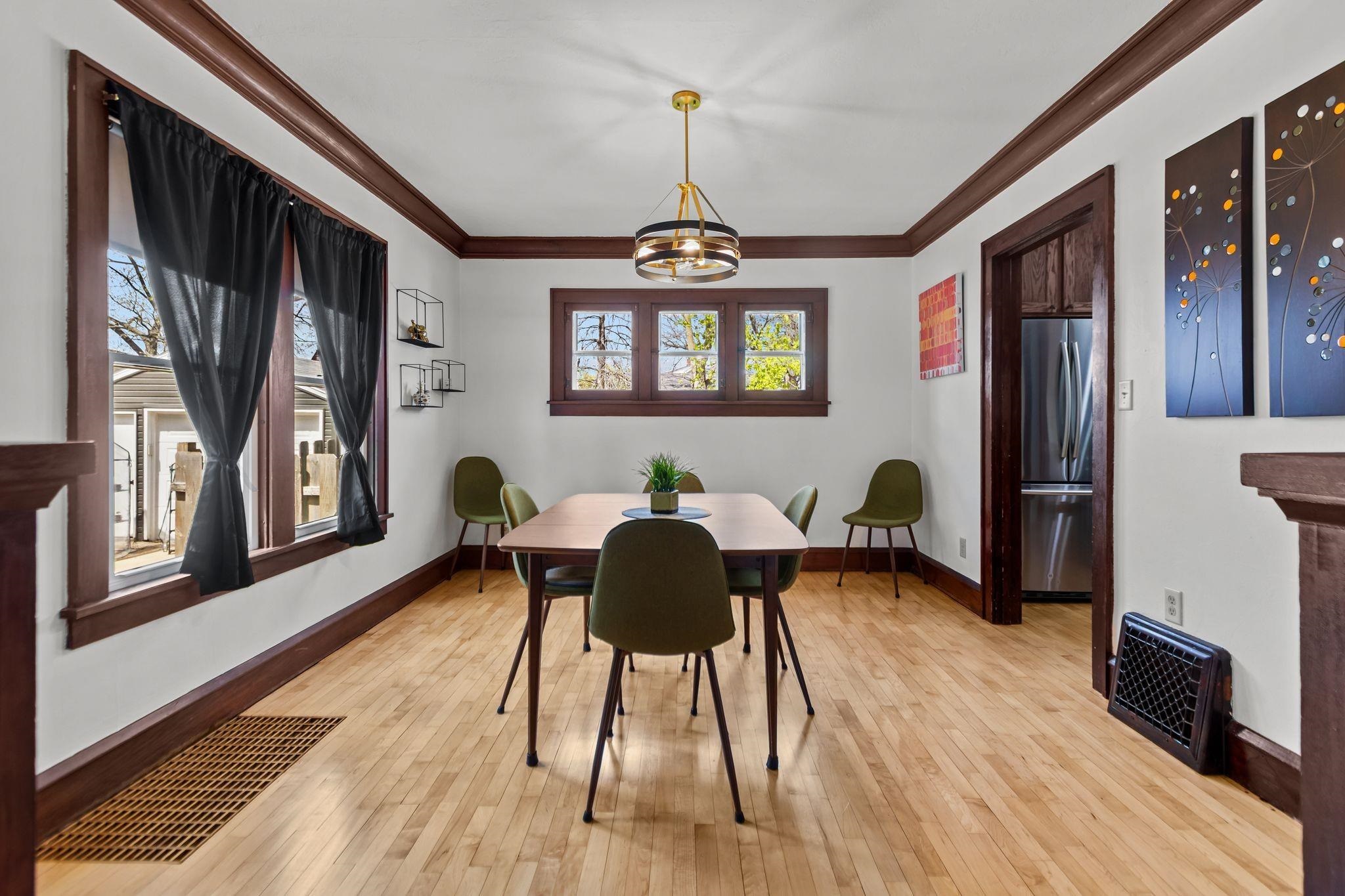 1028 W SUMMER Street