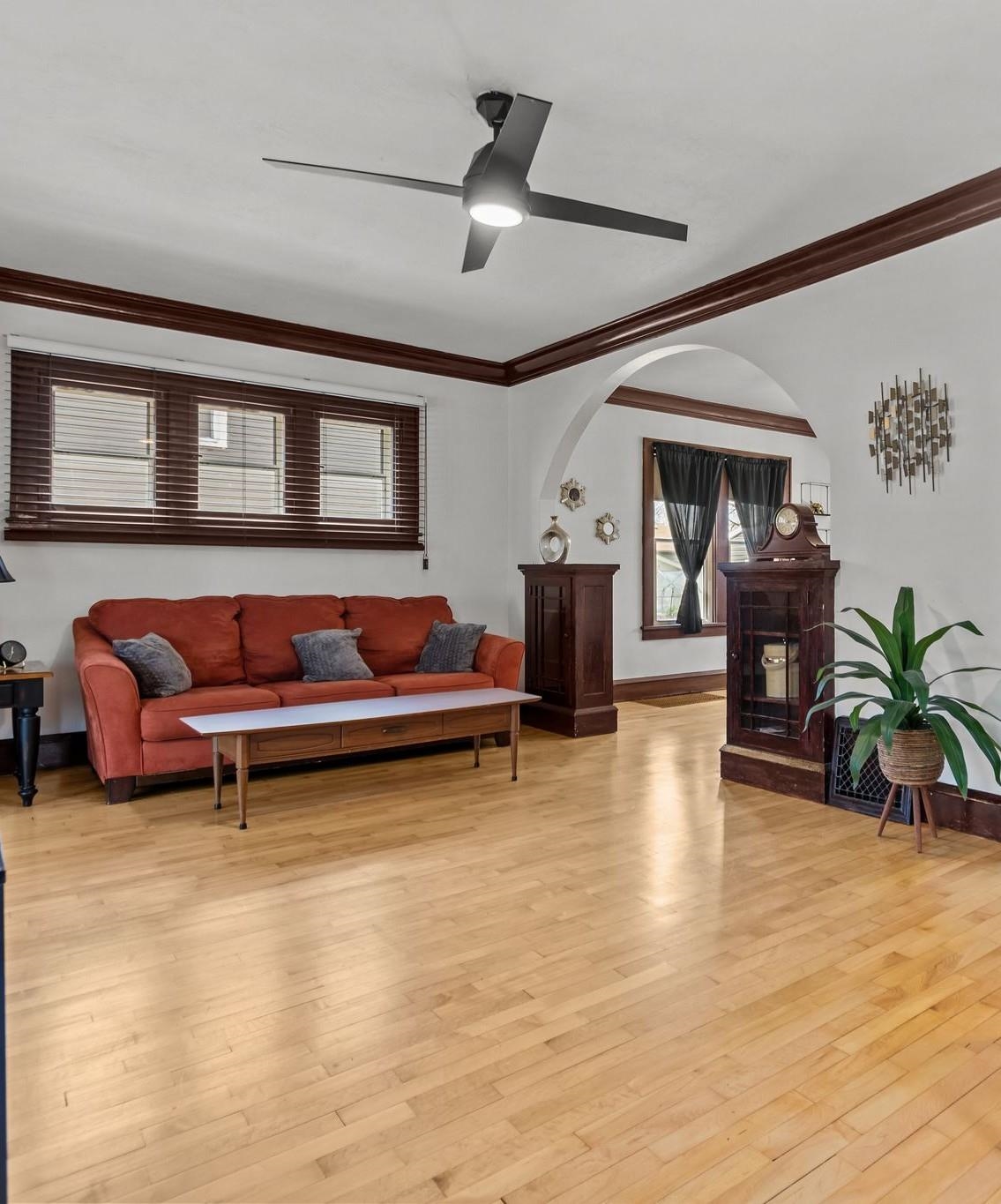 1028 W SUMMER Street
