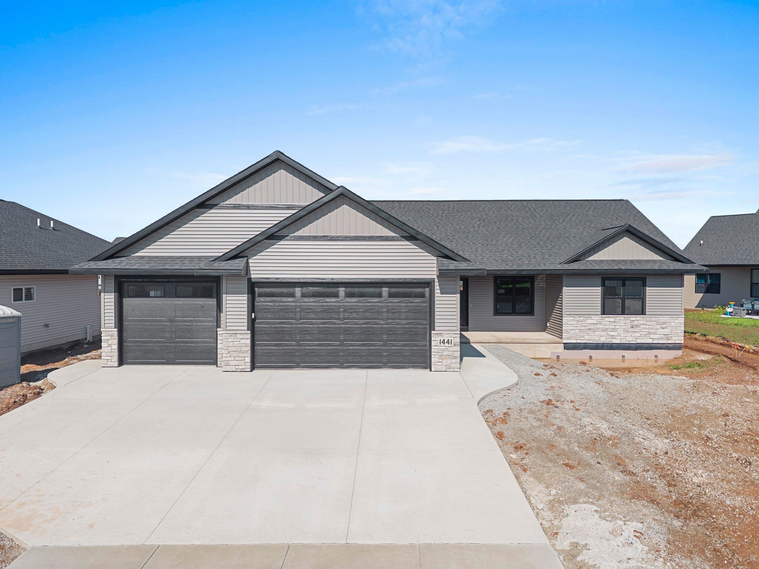 1441 CROSSROADS Drive