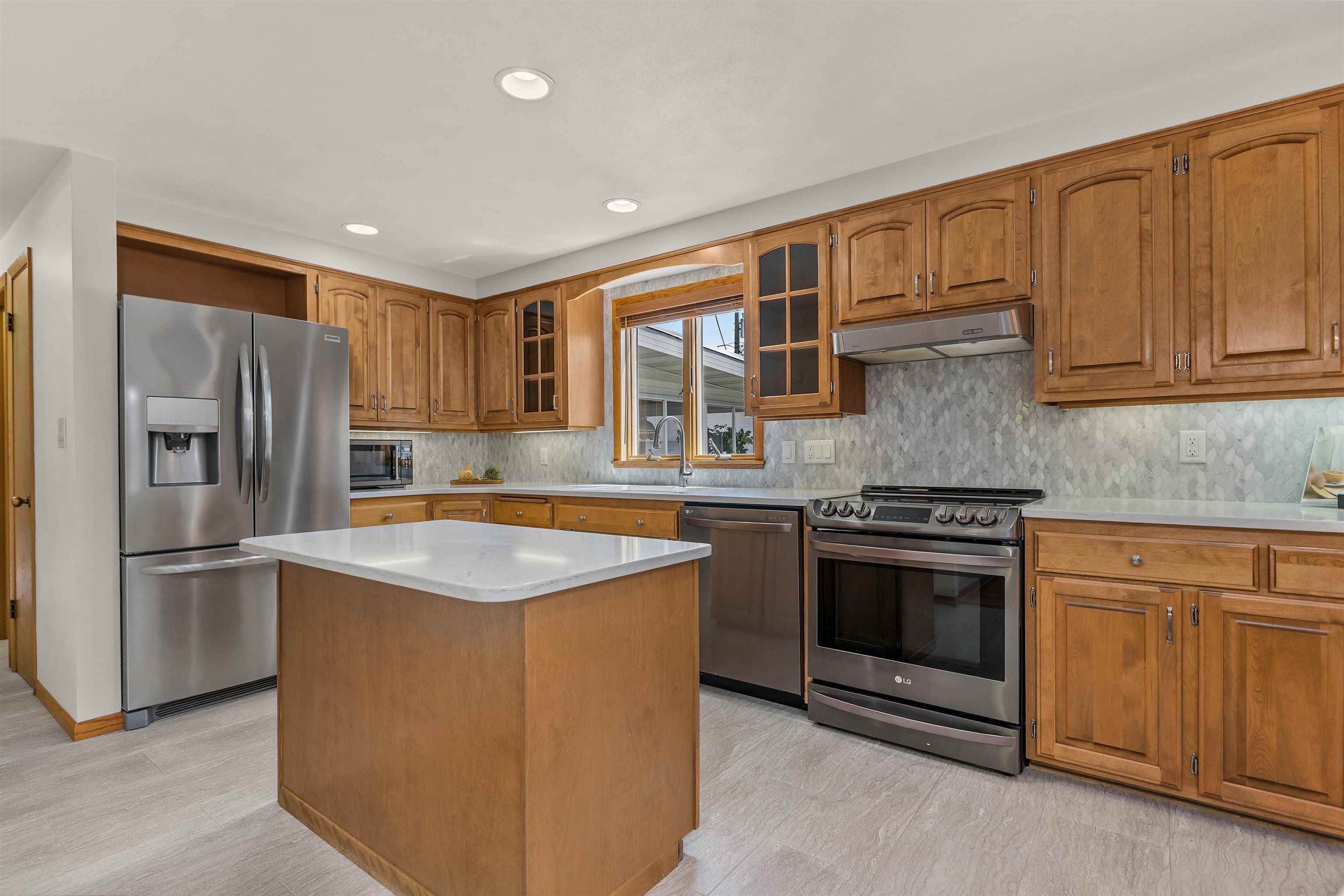 2714 N ELMWOOD Court