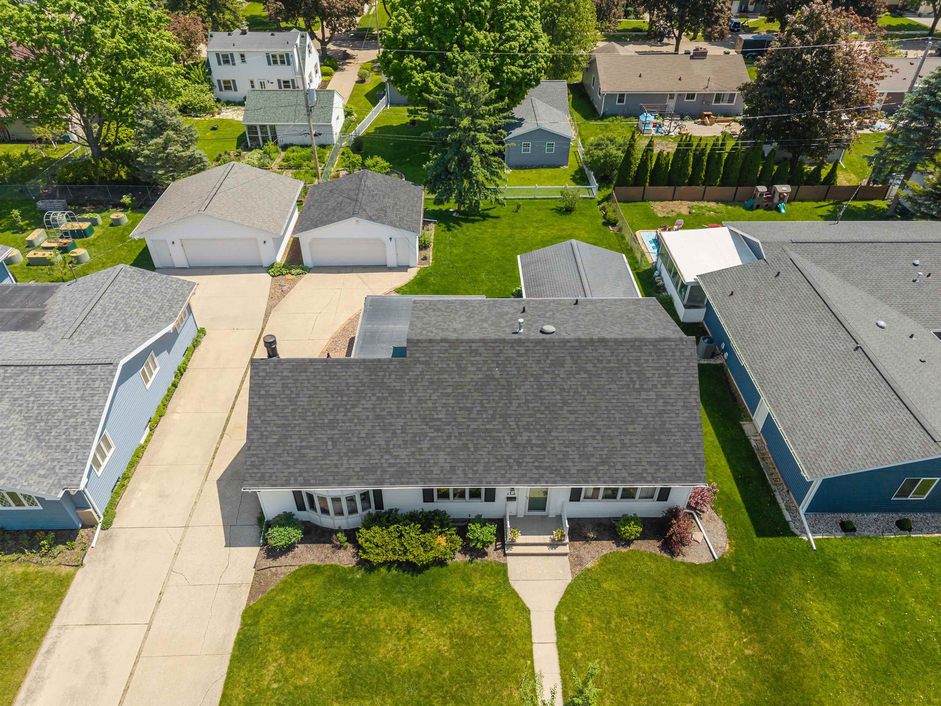 2714 N ELMWOOD Court
