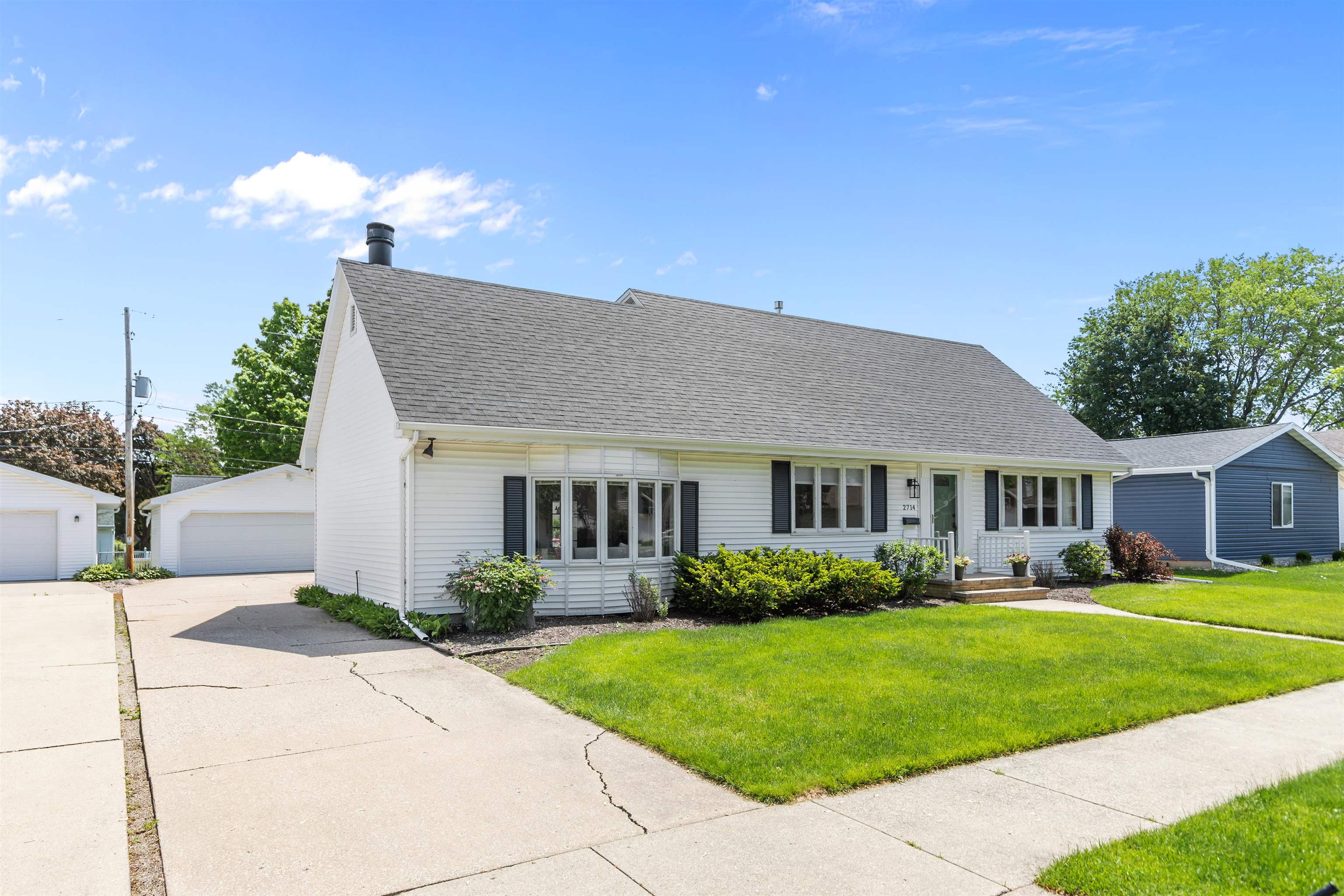 2714 N ELMWOOD Court