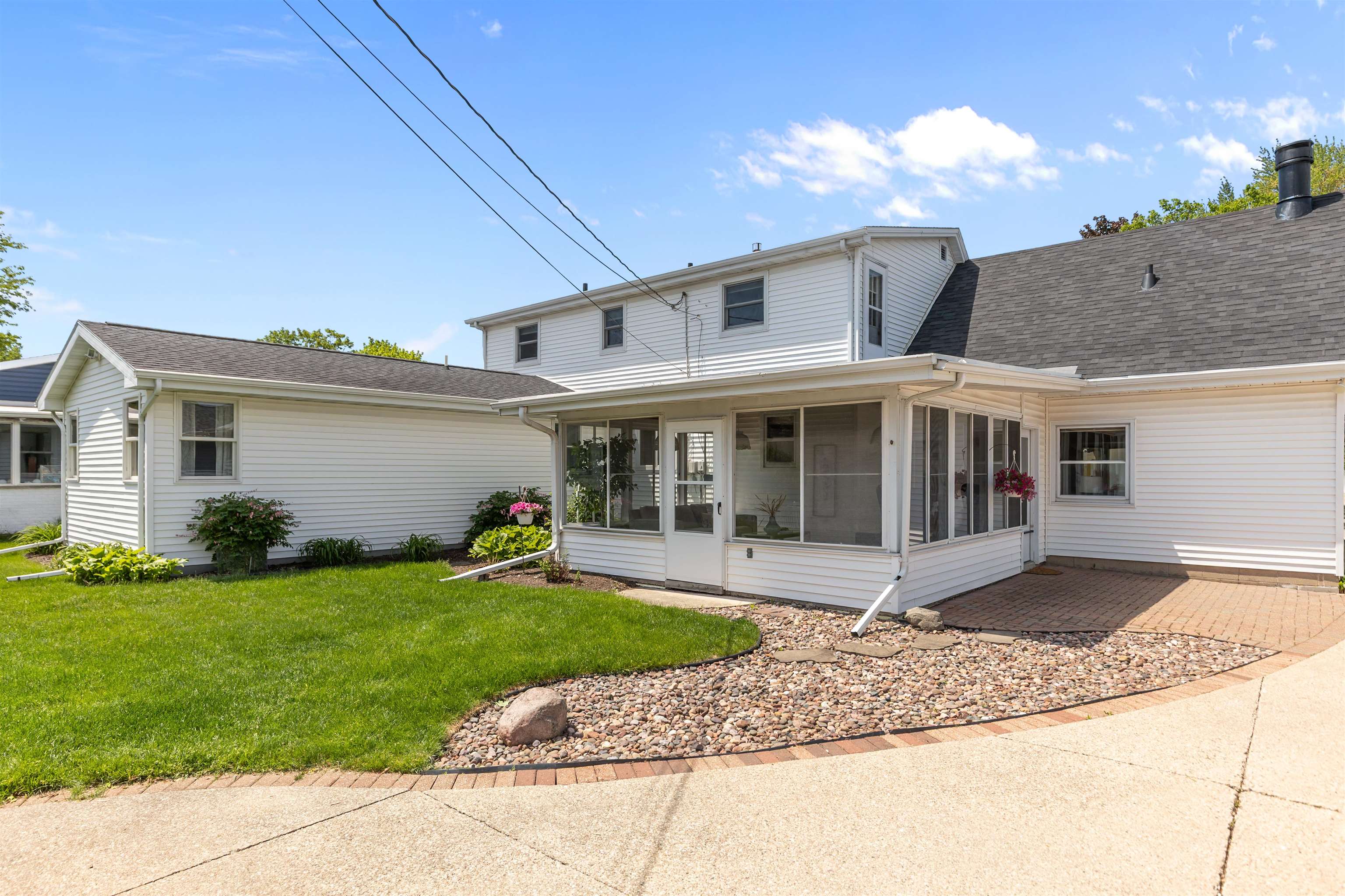2714 N ELMWOOD Court