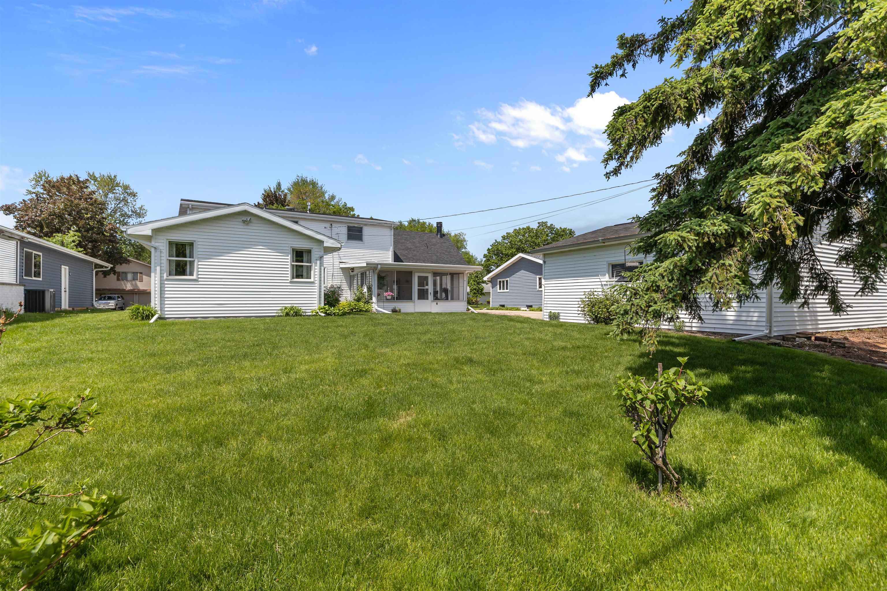 2714 N ELMWOOD Court