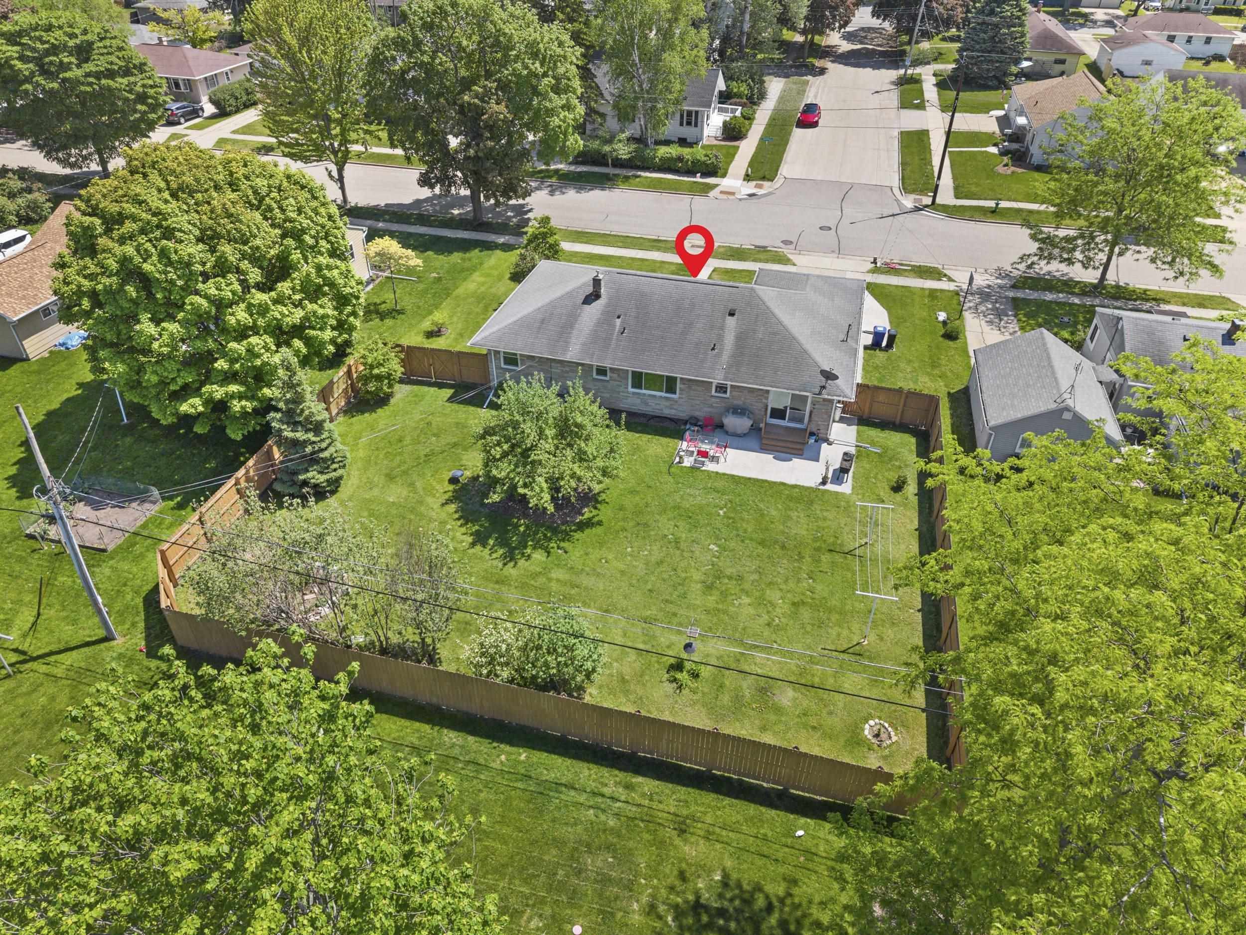 618 E HARDING Drive