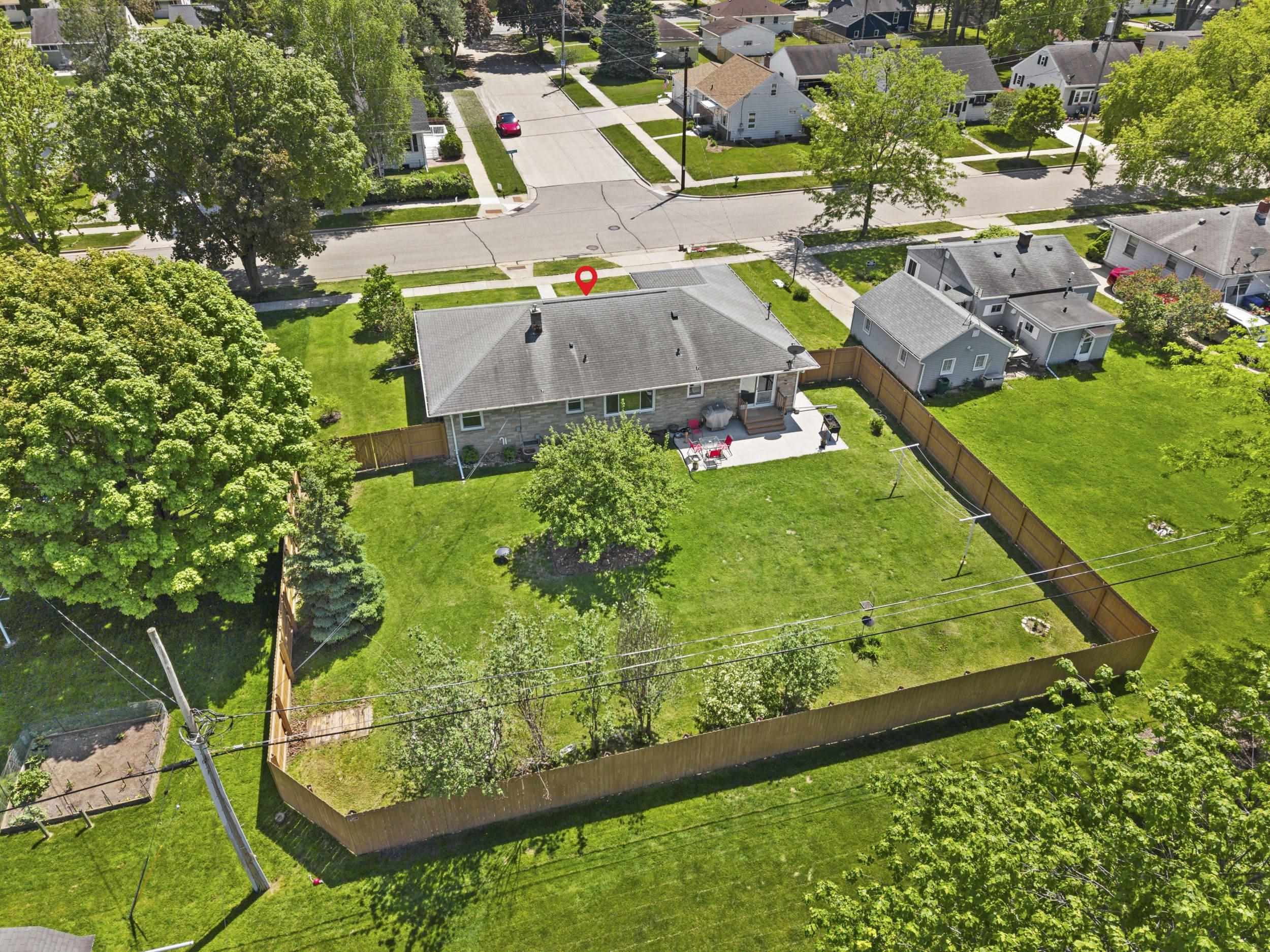 618 E HARDING Drive