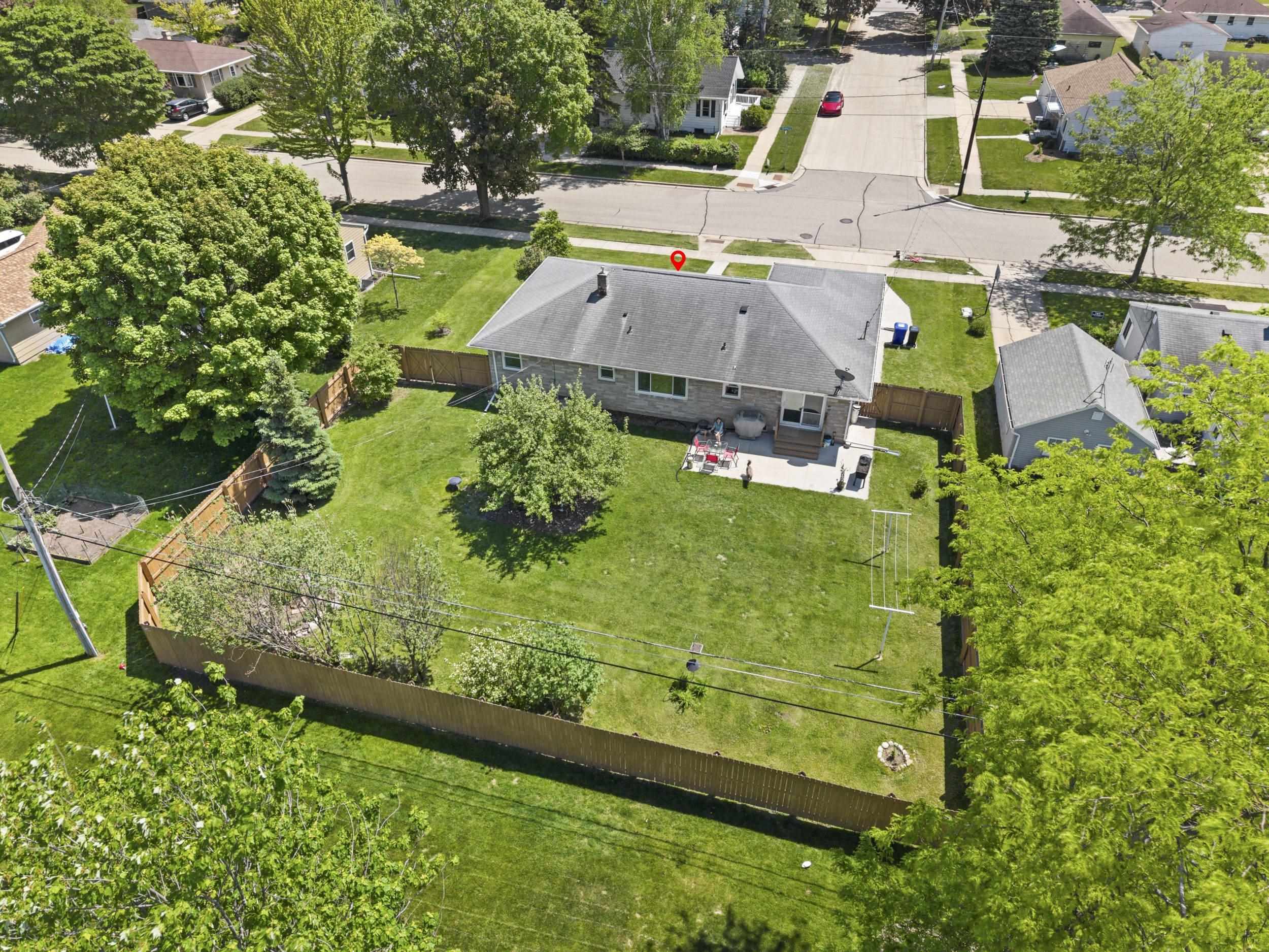 618 E HARDING Drive