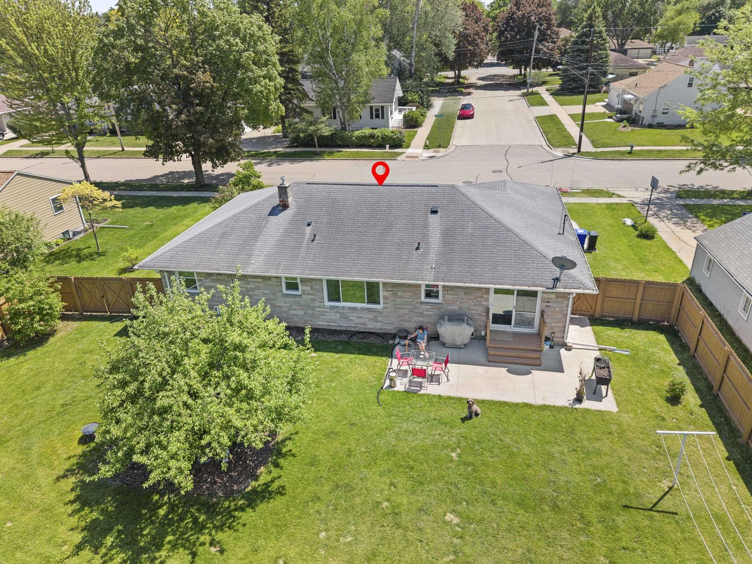 618 E HARDING Drive