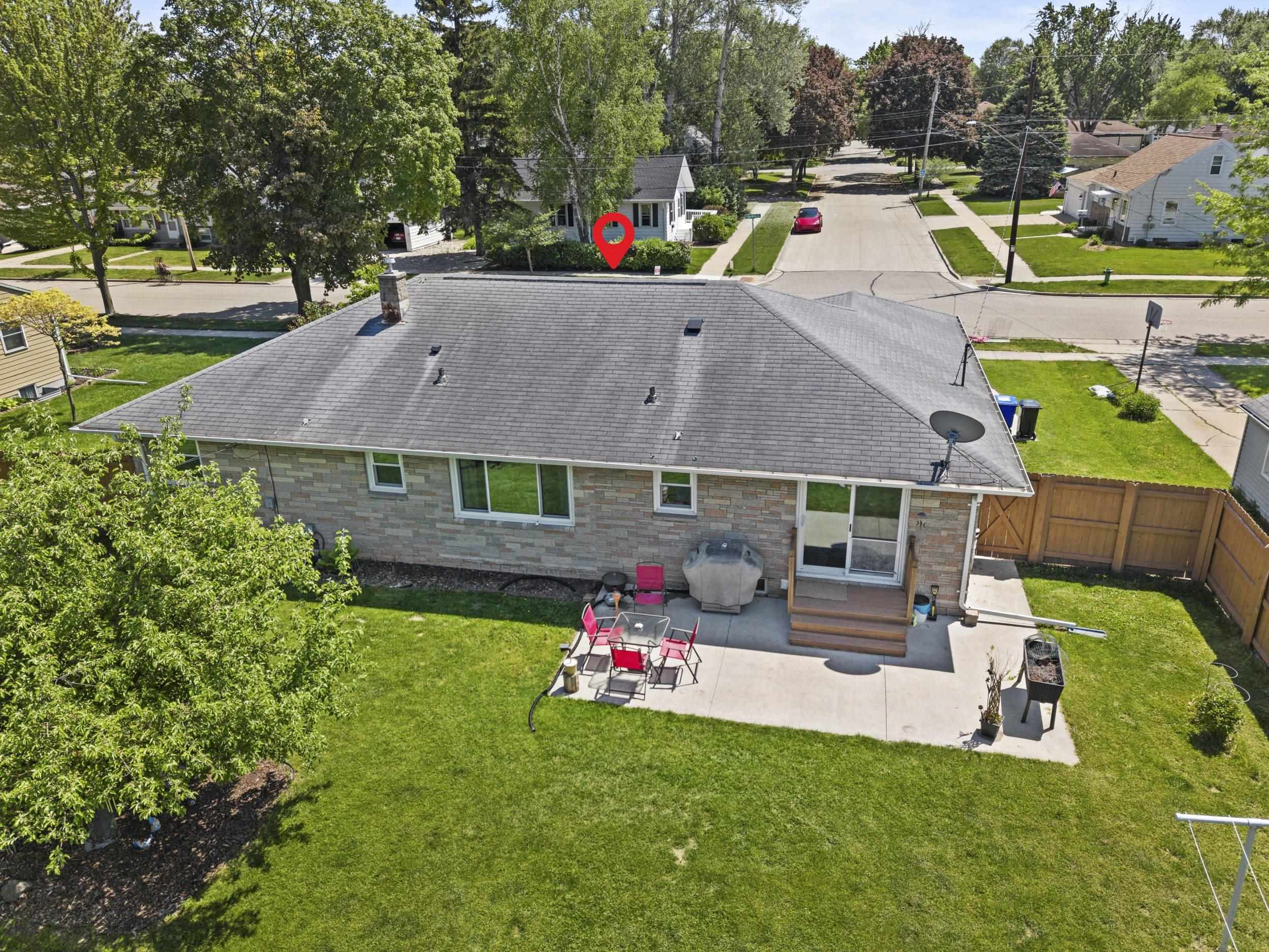 618 E HARDING Drive