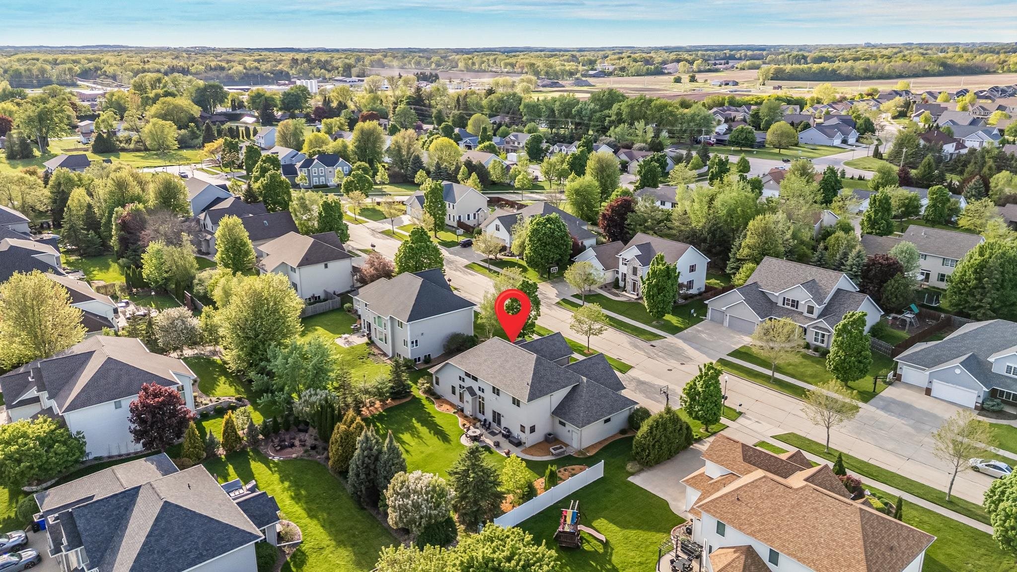 309 E STRATFORD Lane