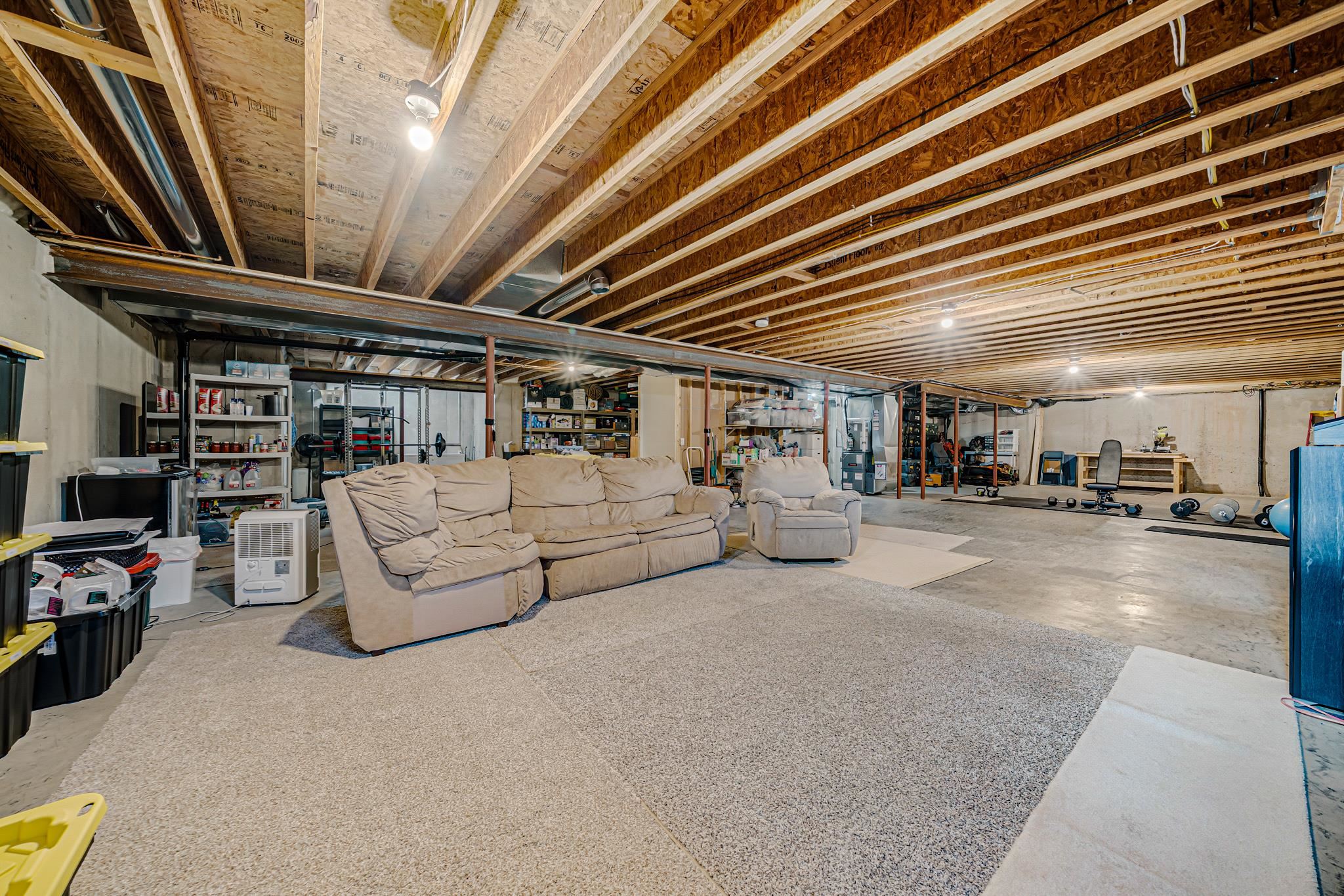 309 E STRATFORD Lane