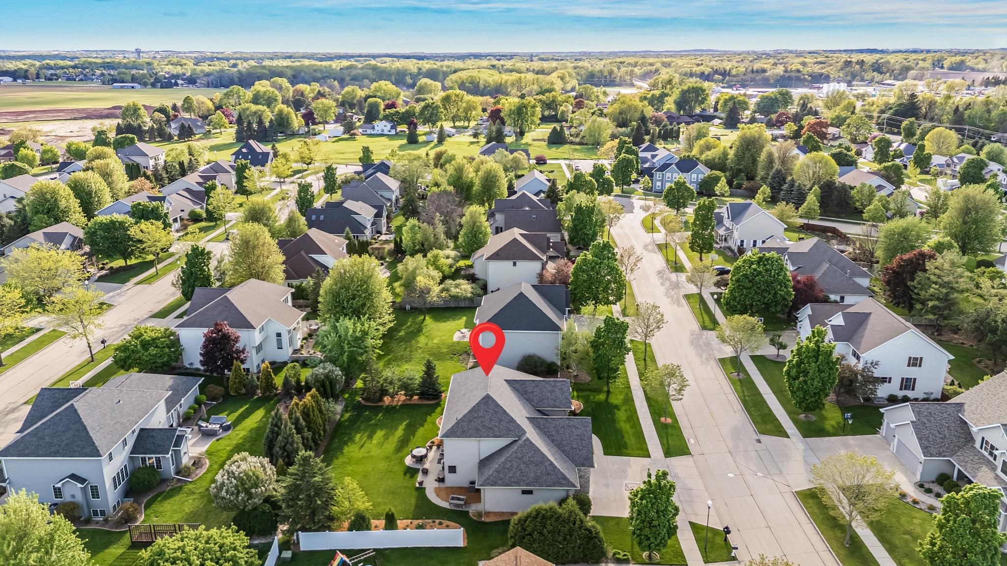 309 E STRATFORD Lane