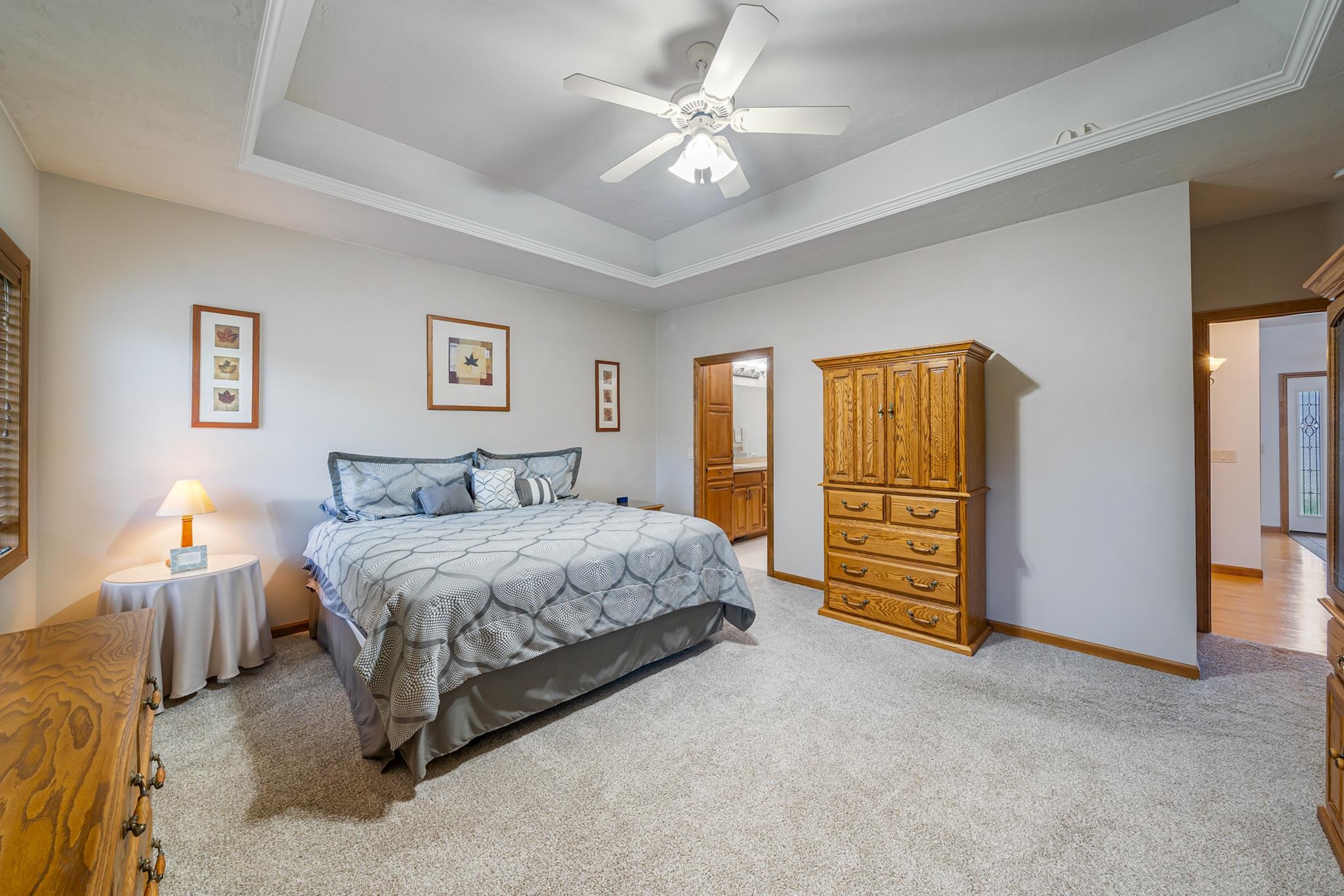 309 E STRATFORD Lane