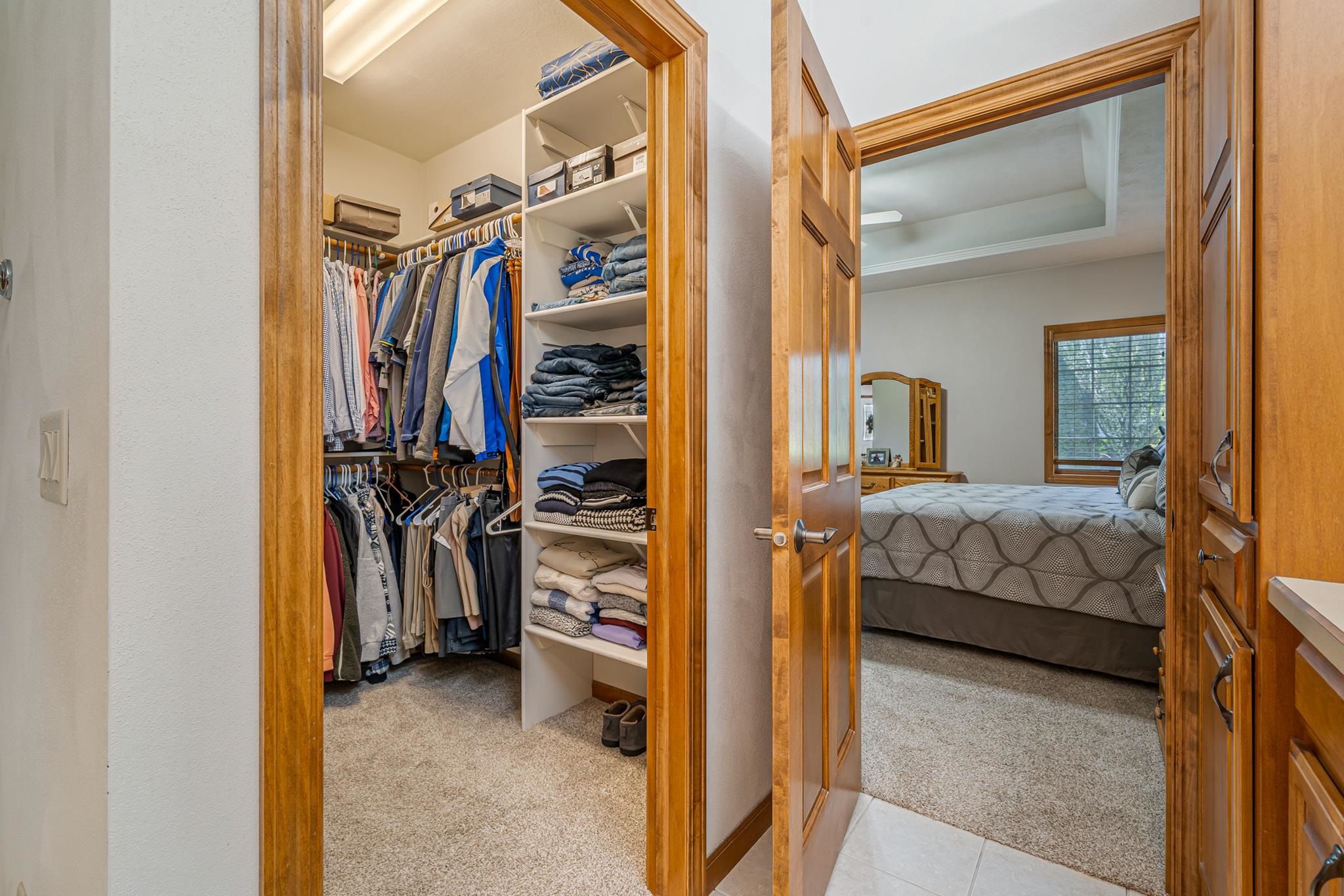 309 E STRATFORD Lane