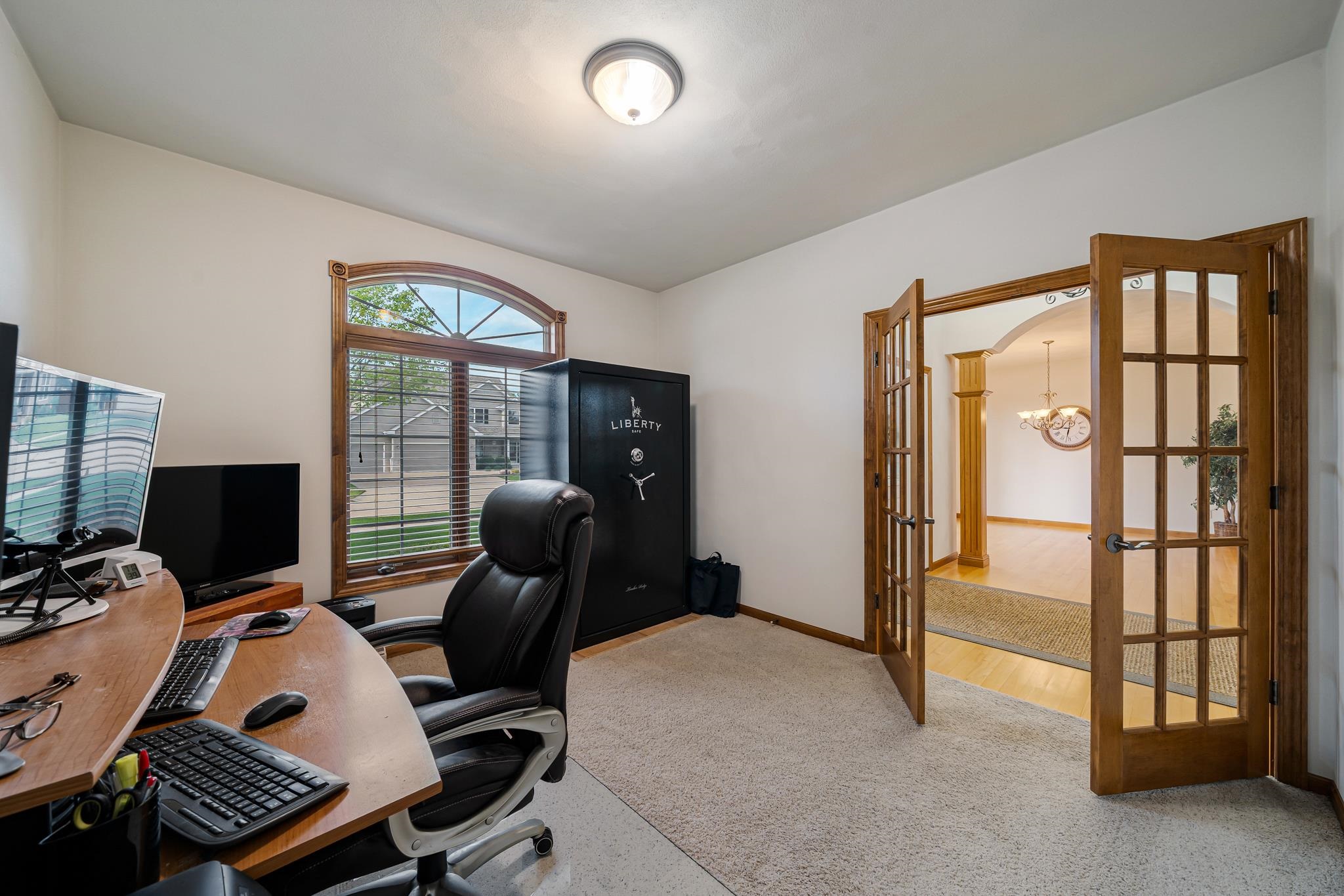 309 E STRATFORD Lane