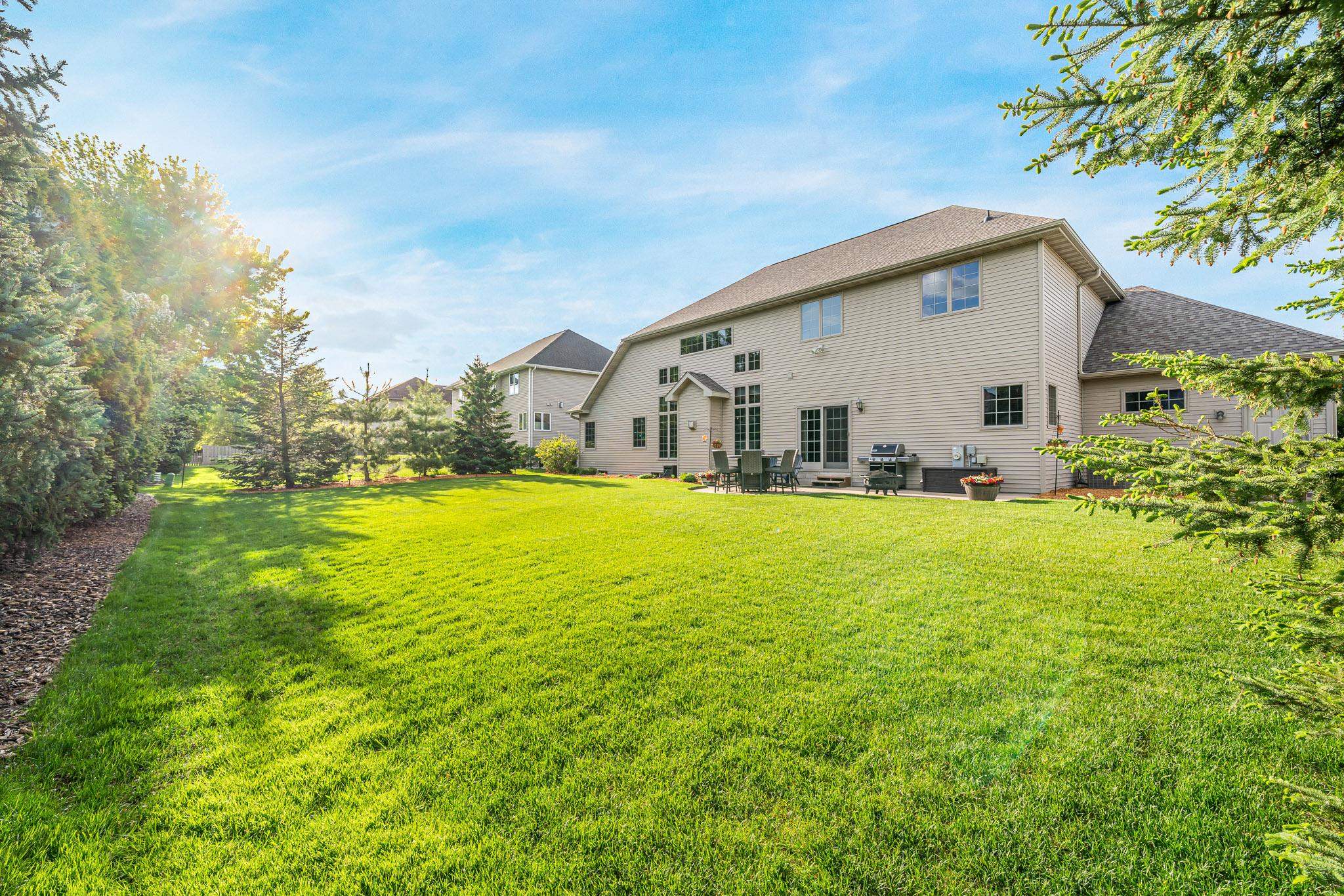 309 E STRATFORD Lane