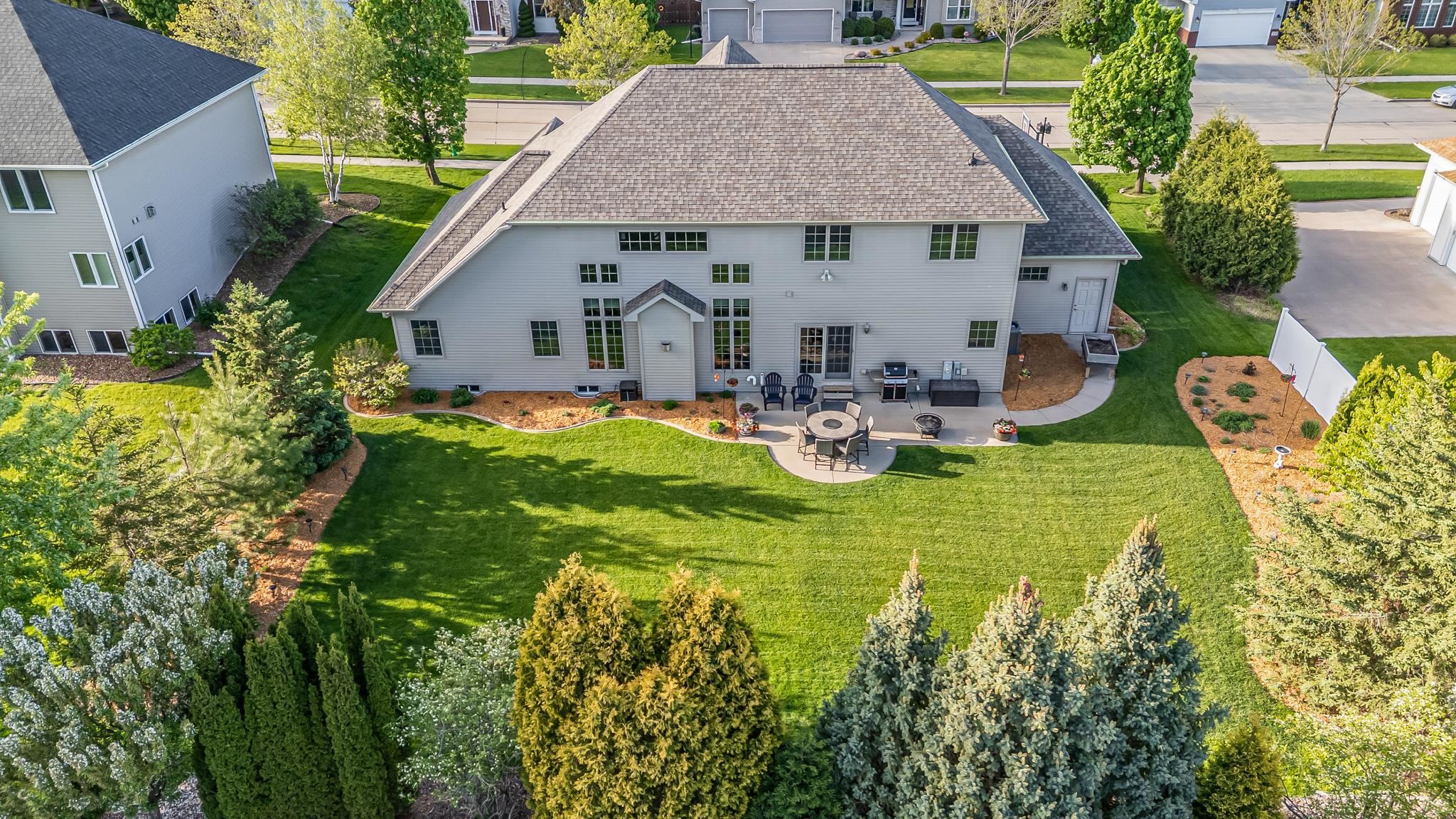 309 E STRATFORD Lane