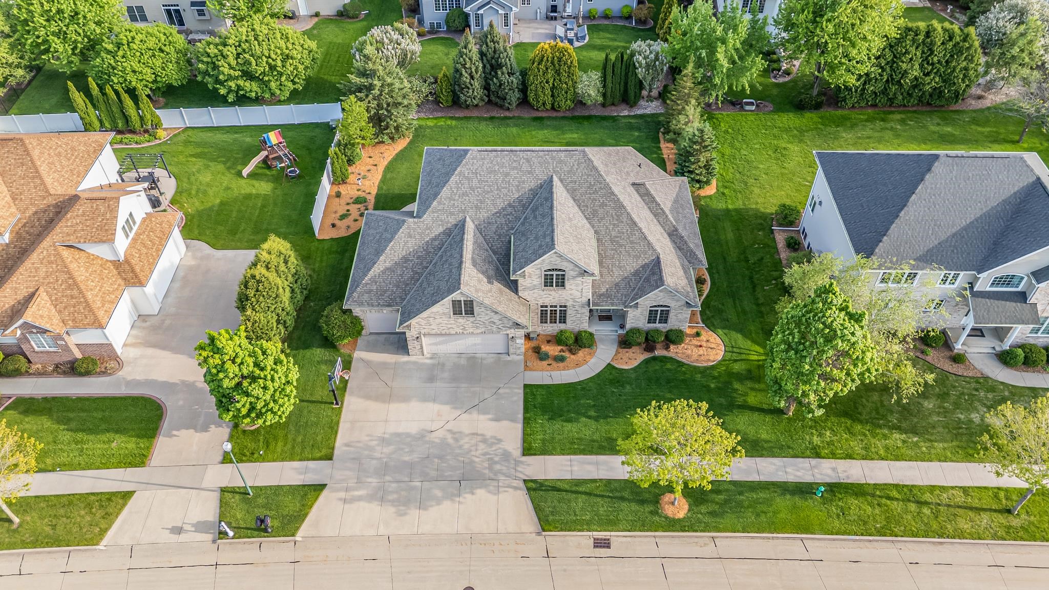 309 E STRATFORD Lane