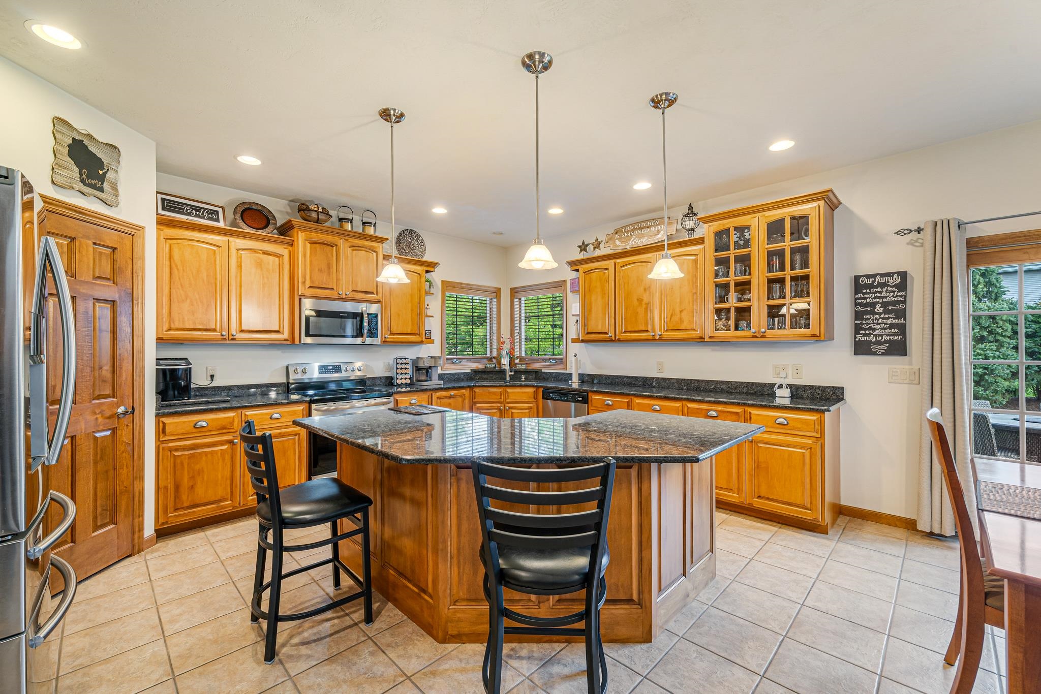 309 E STRATFORD Lane