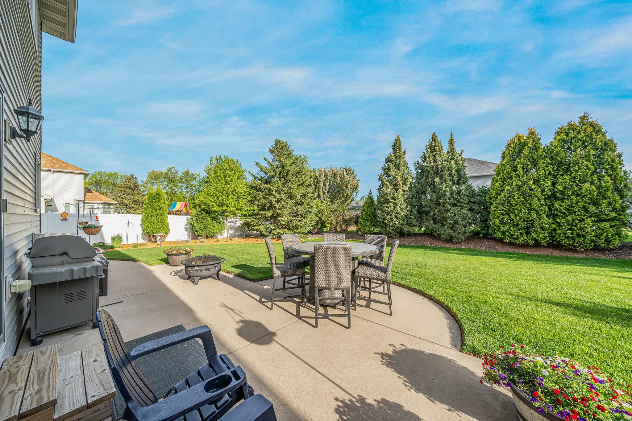 309 E STRATFORD Lane