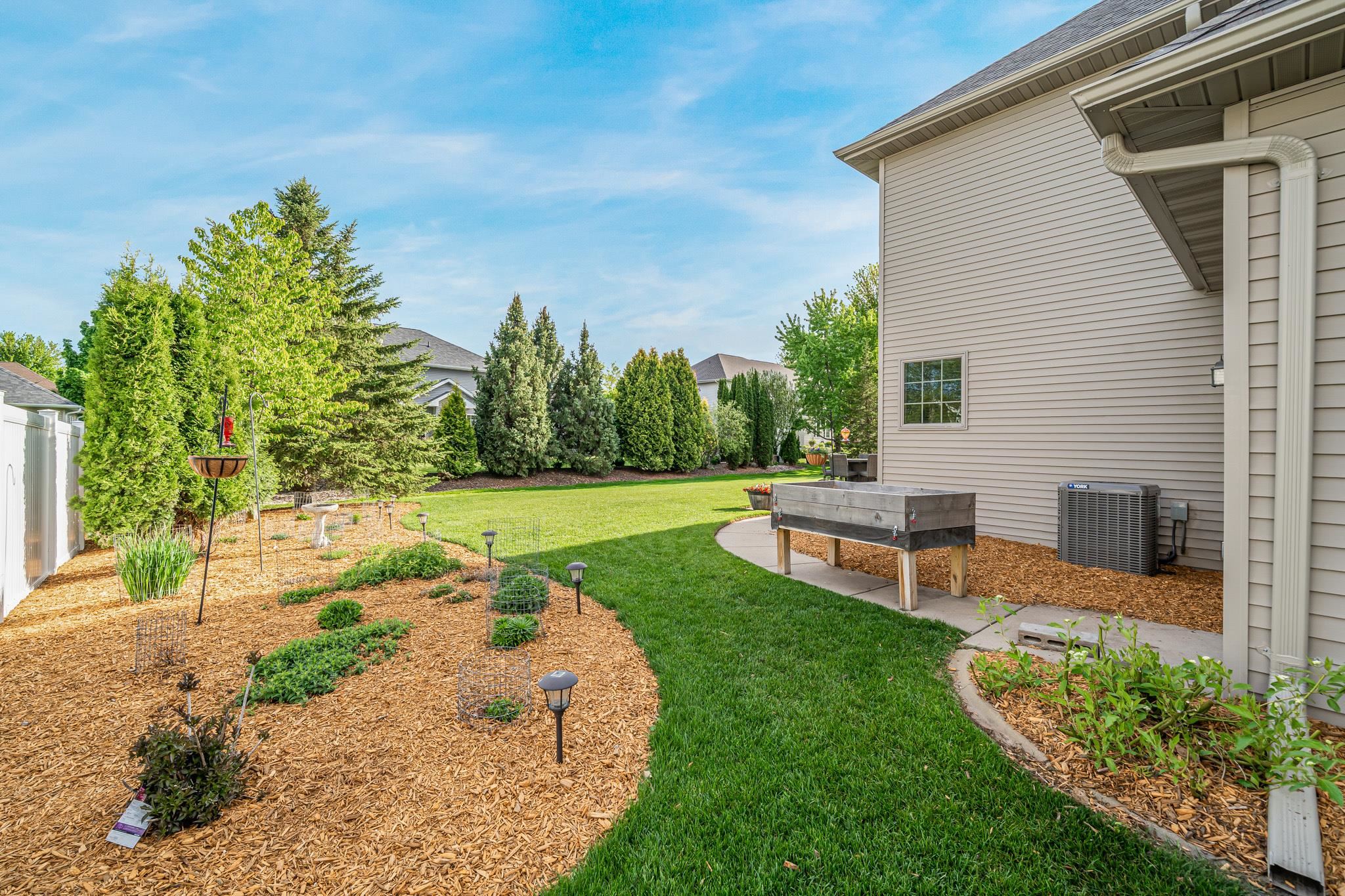 309 E STRATFORD Lane