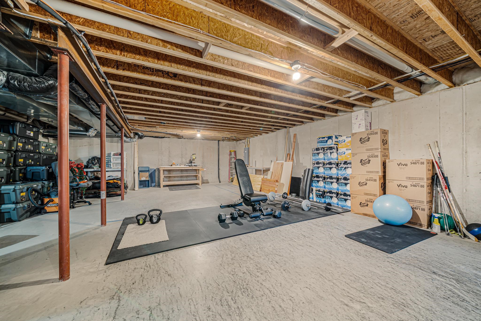 309 E STRATFORD Lane