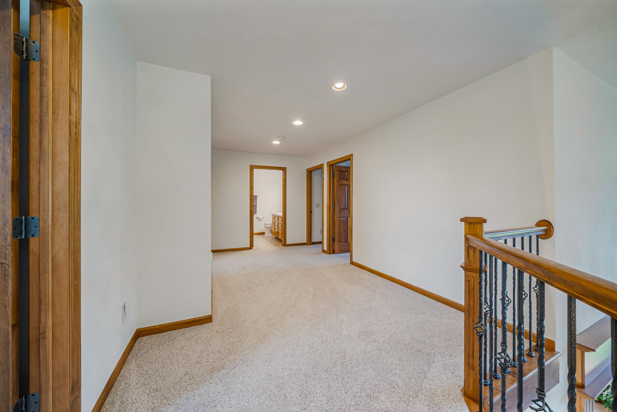 309 E STRATFORD Lane