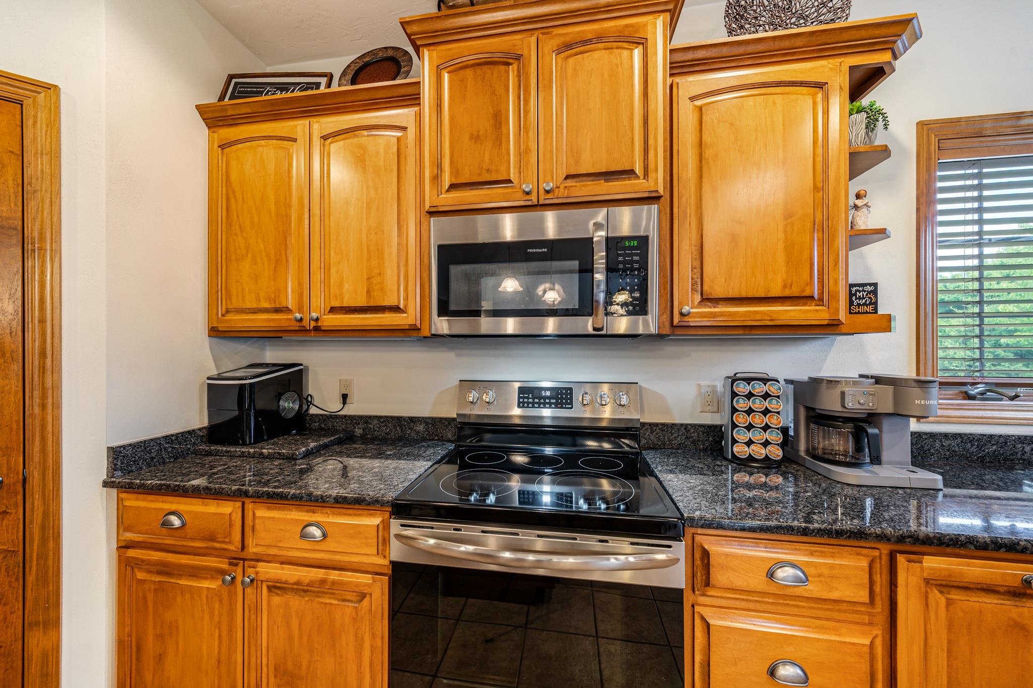 309 E STRATFORD Lane