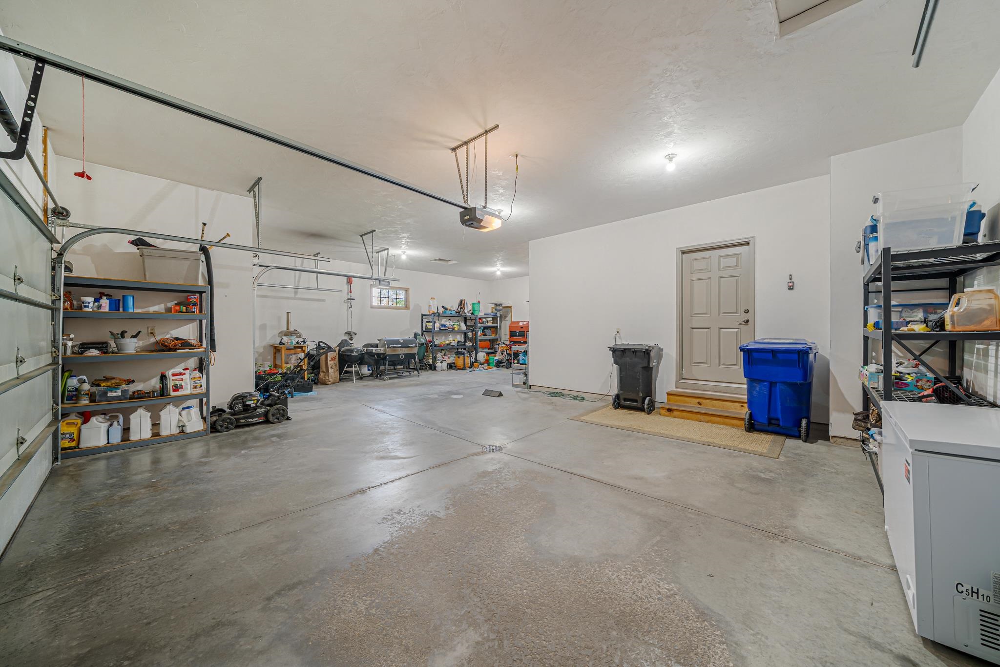 309 E STRATFORD Lane