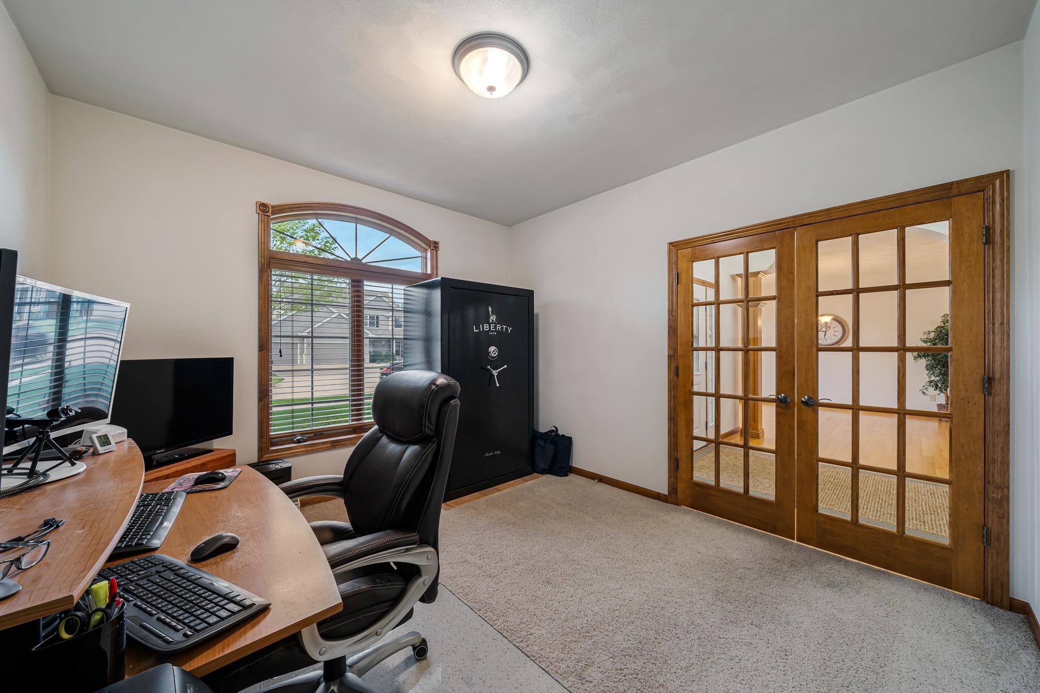 309 E STRATFORD Lane