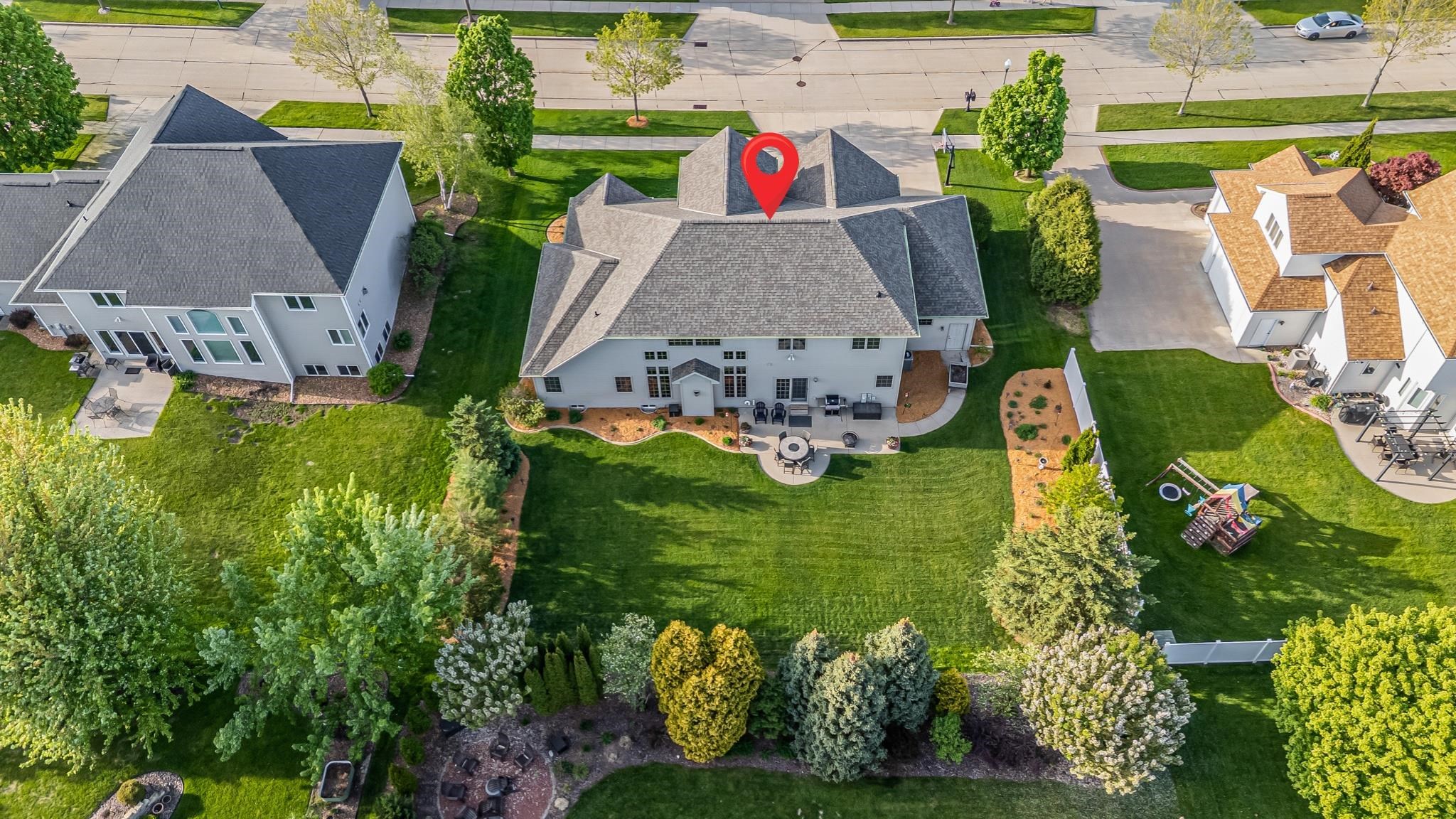 309 E STRATFORD Lane
