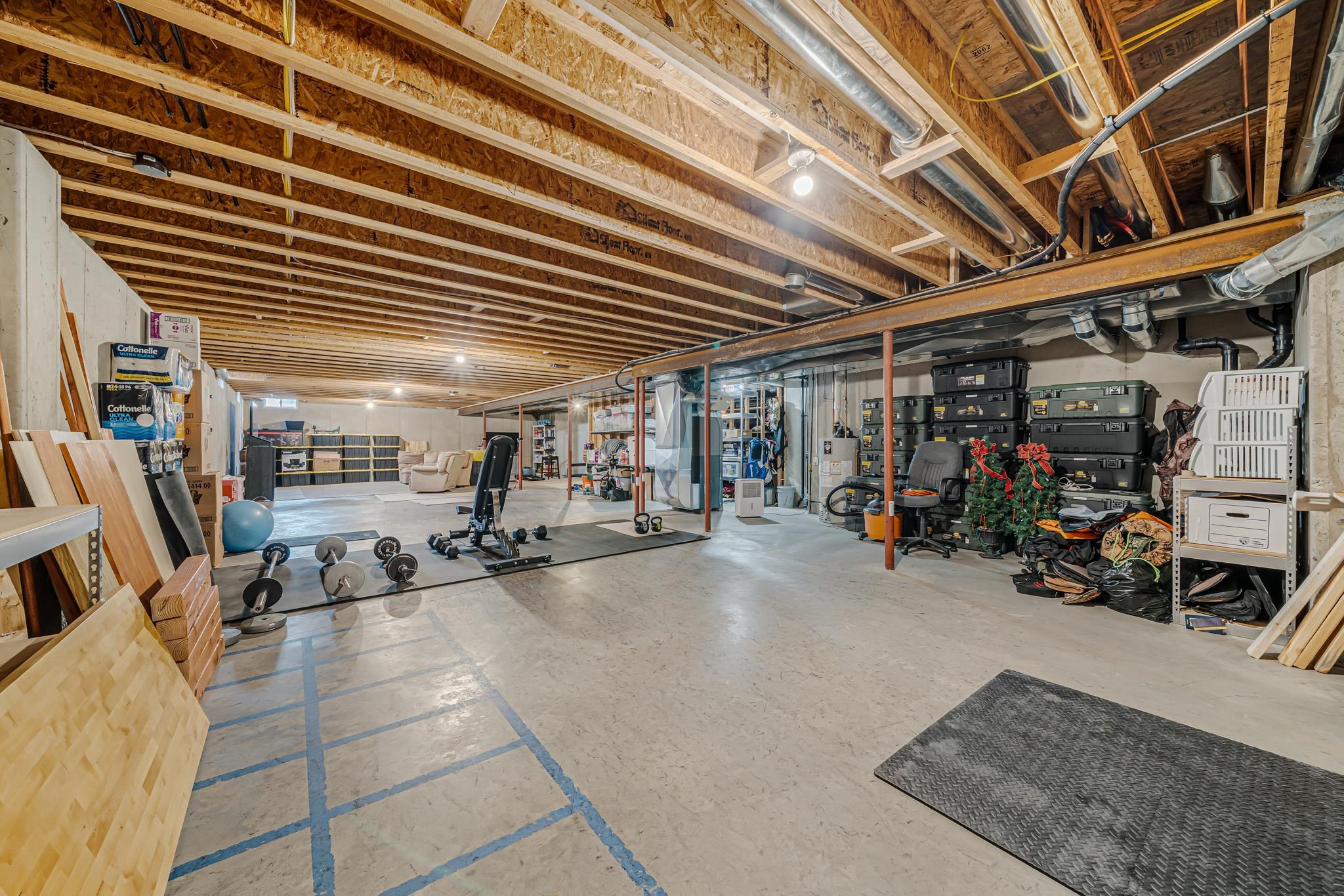 309 E STRATFORD Lane