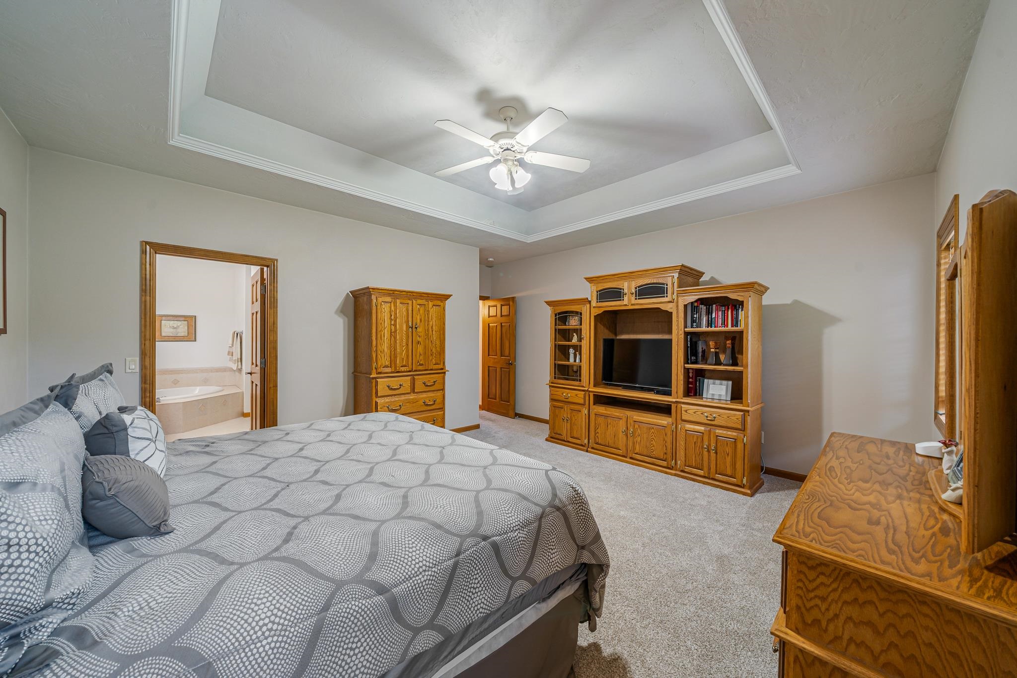 309 E STRATFORD Lane