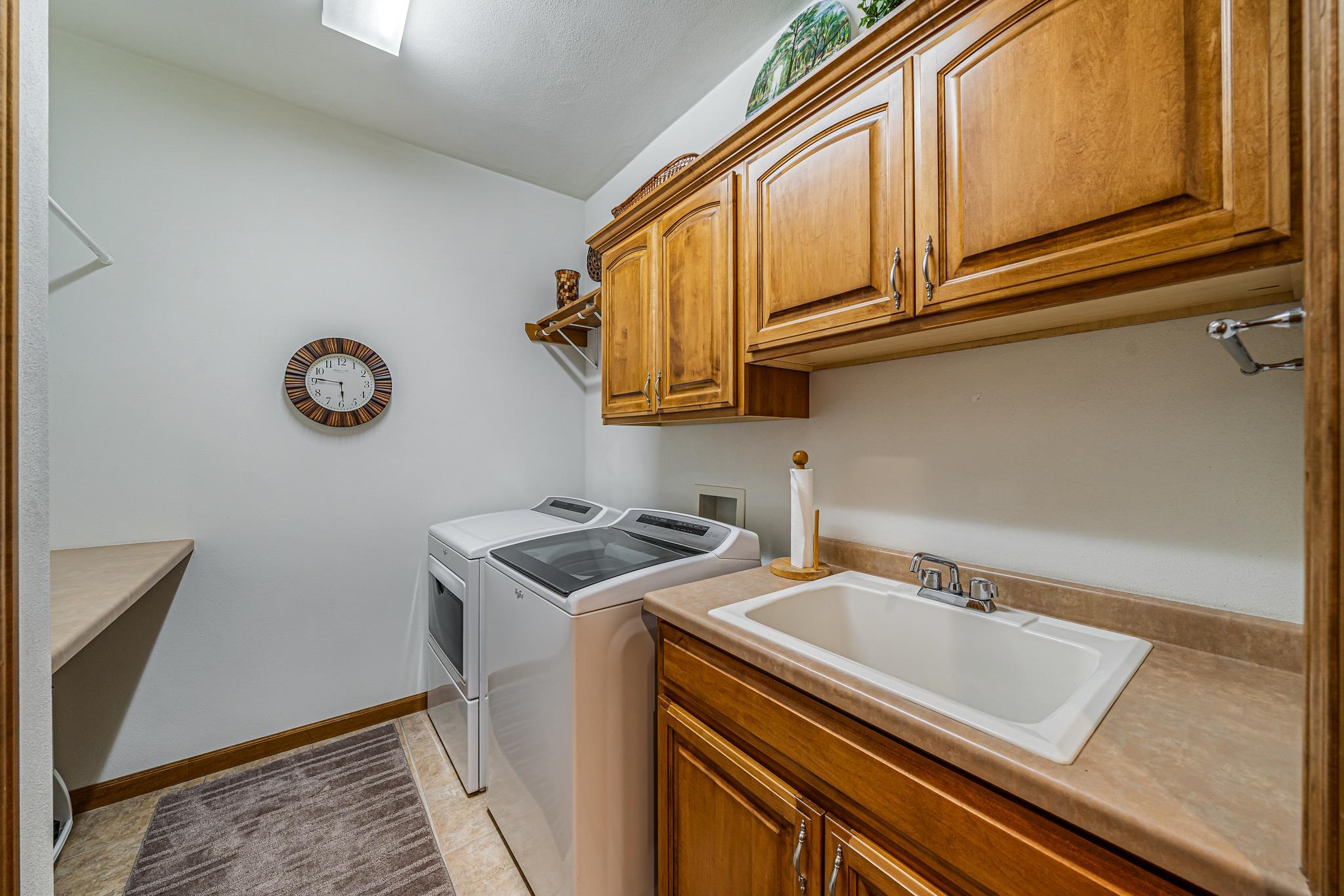 309 E STRATFORD Lane