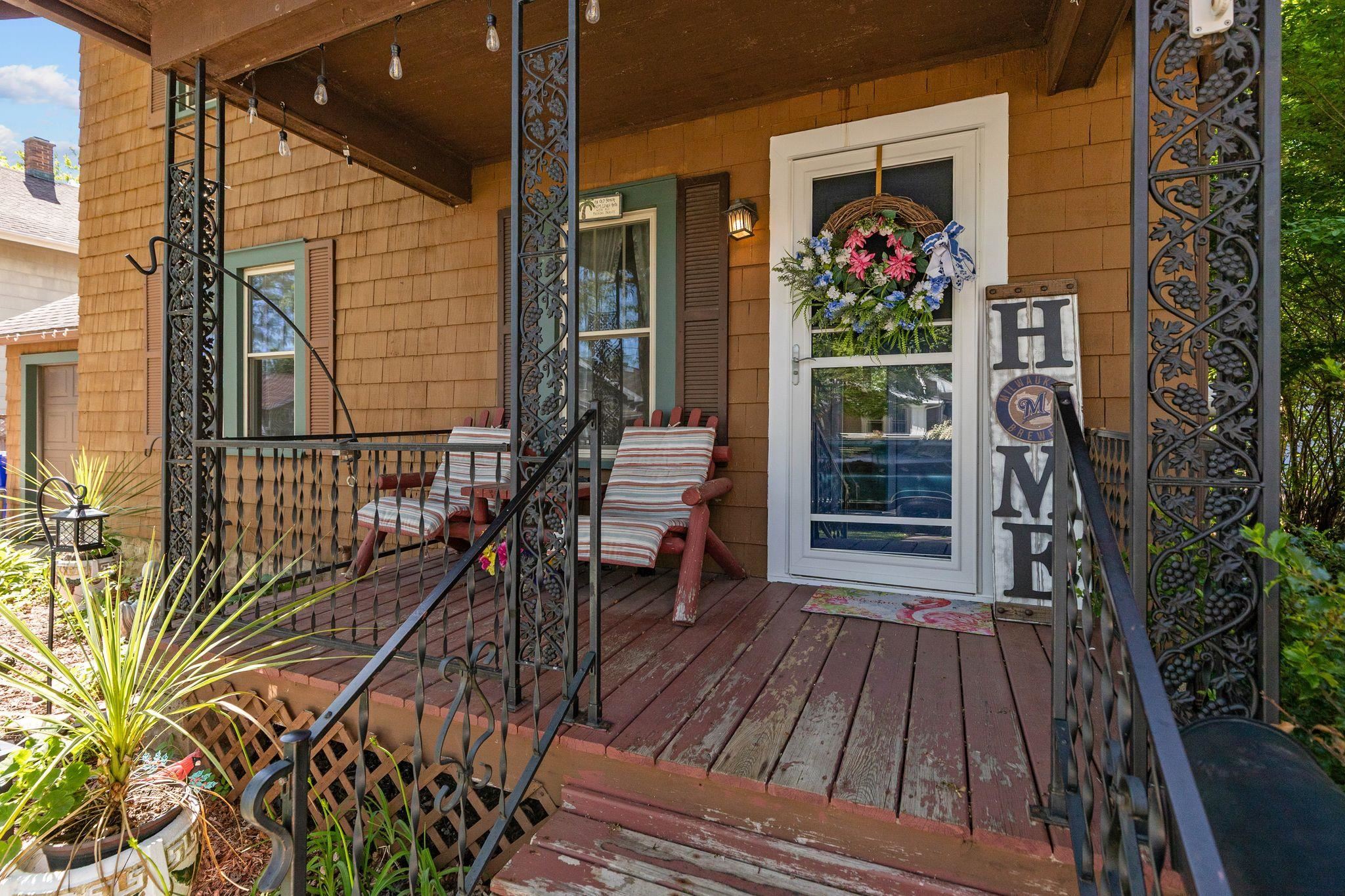 707 E BREWSTER Street