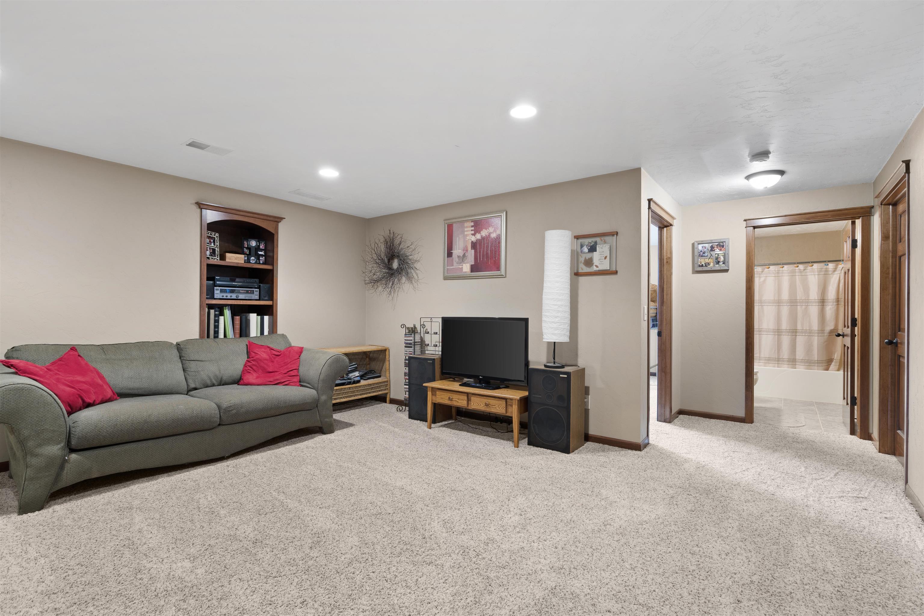 W7133 ENGLEWOOD Drive