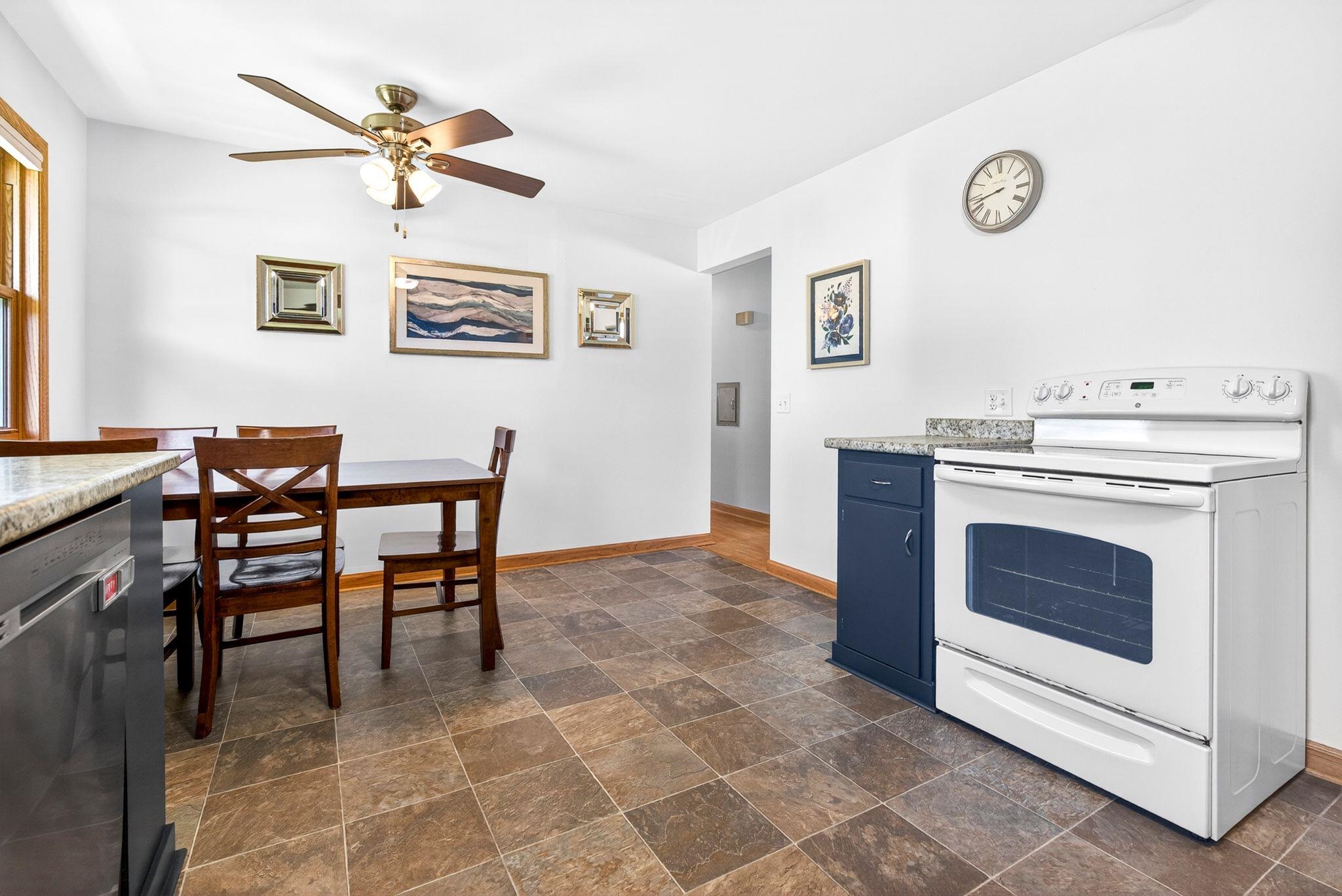 415 E 16TH Street