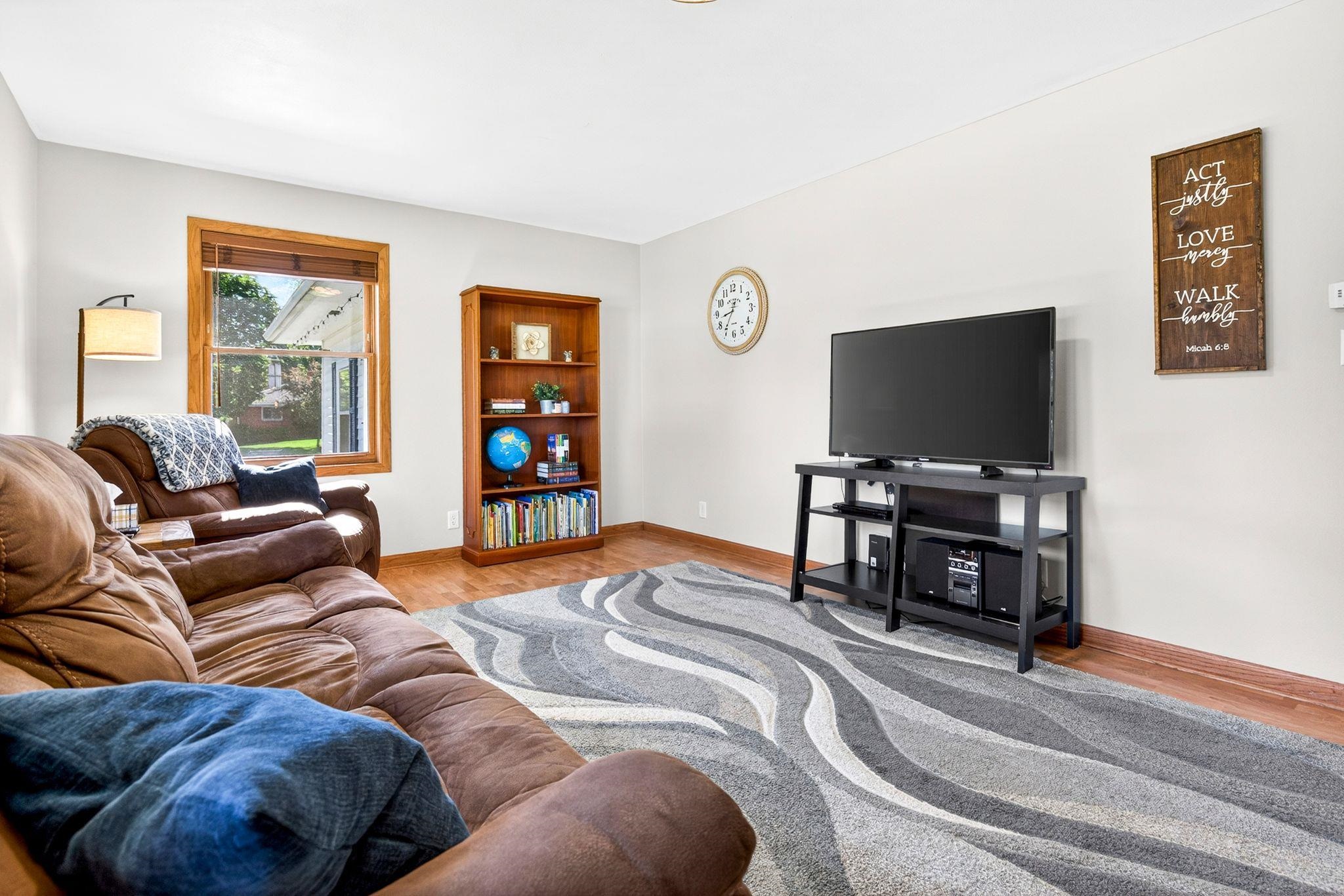 415 E 16TH Street