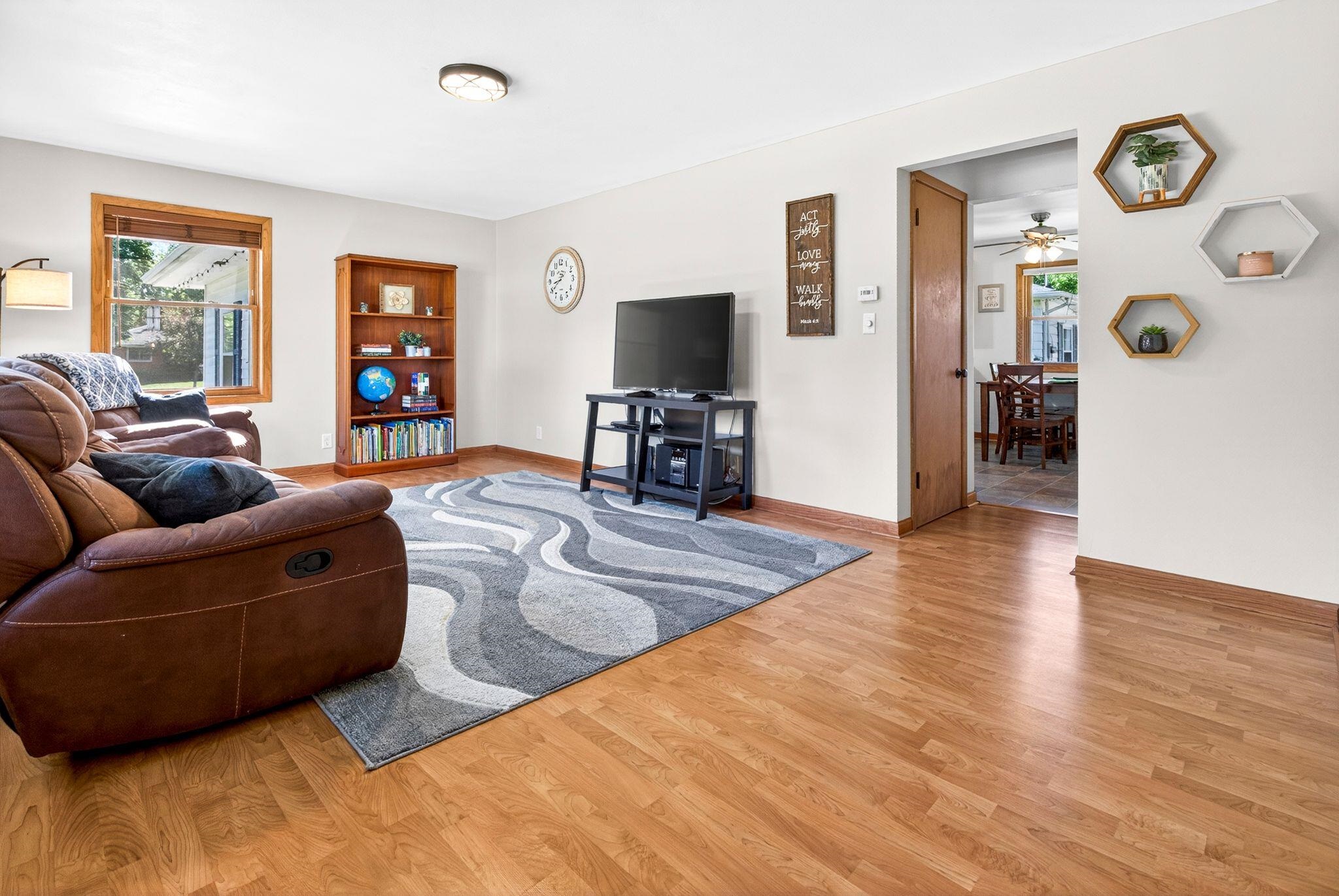 415 E 16TH Street